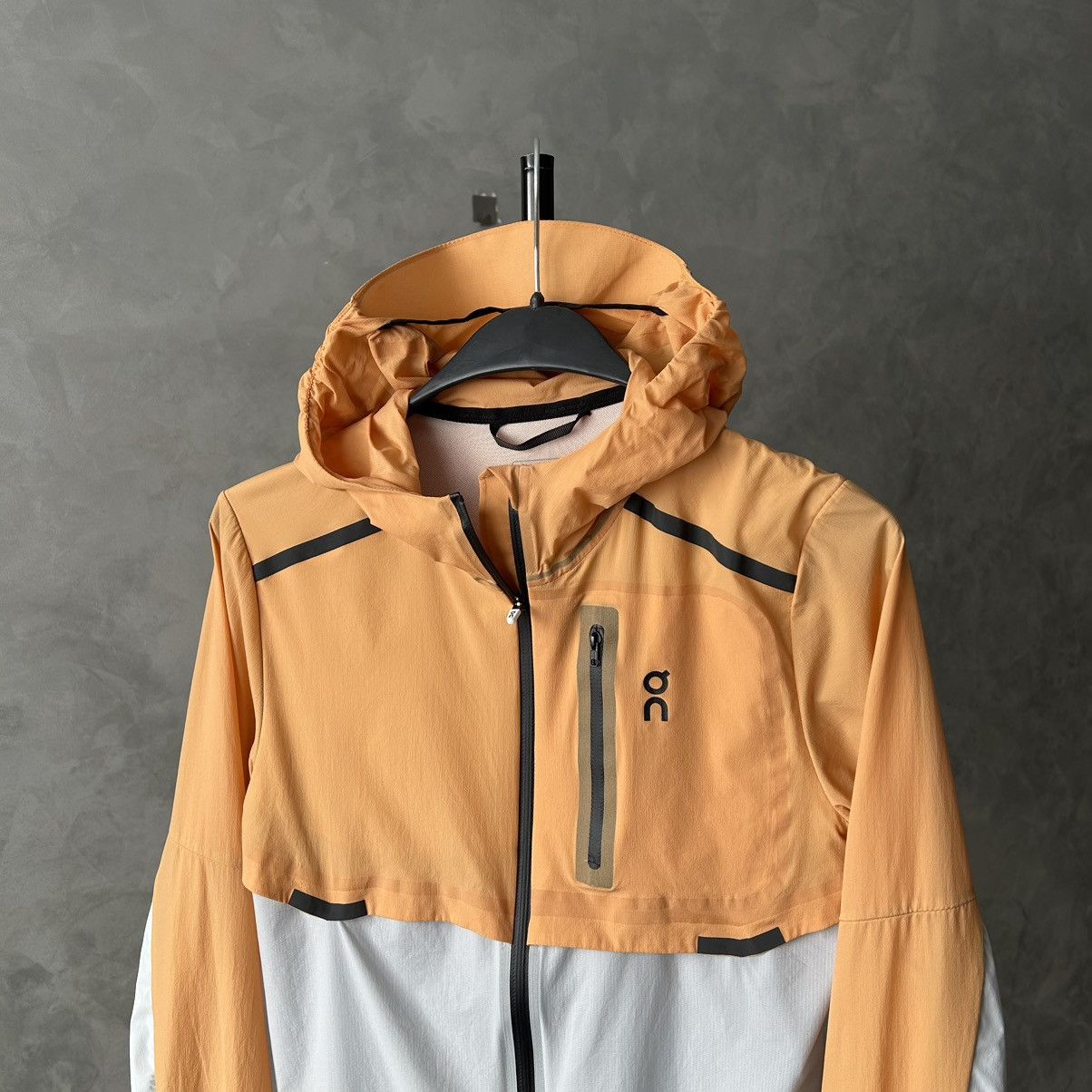 On On Running Weather Jacket Lightweight Windbreaker Size XS / US 0-2 / IT 36-38 - 2 Thumbnail
