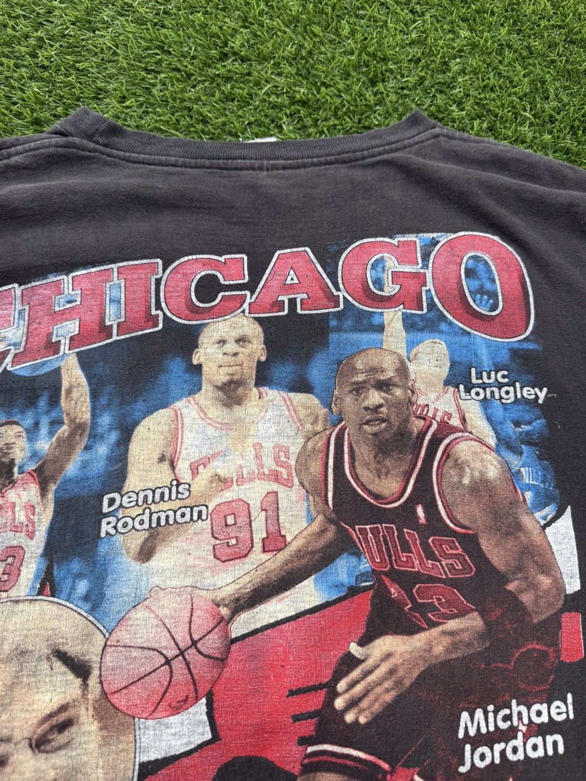 Vintage Vintage 1997 NBA World Champions Chicago Bulls Rap Tee Size US XL / EU 56 / 4 - 18 Thumbnail