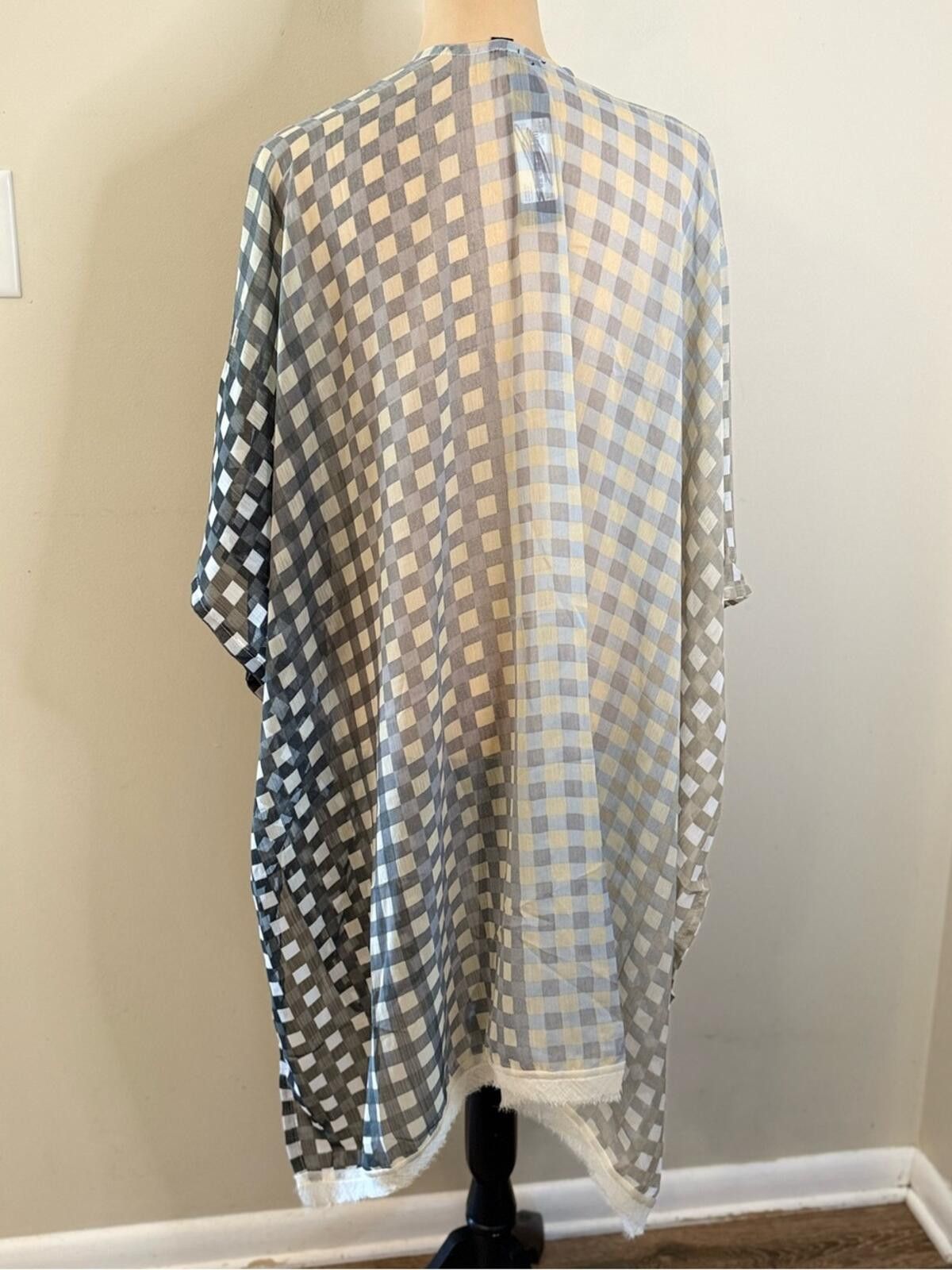 Steve Madden Steve Madden cape shawl coverup neutral checkered OSFM Size ONE SIZE - 4 Thumbnail