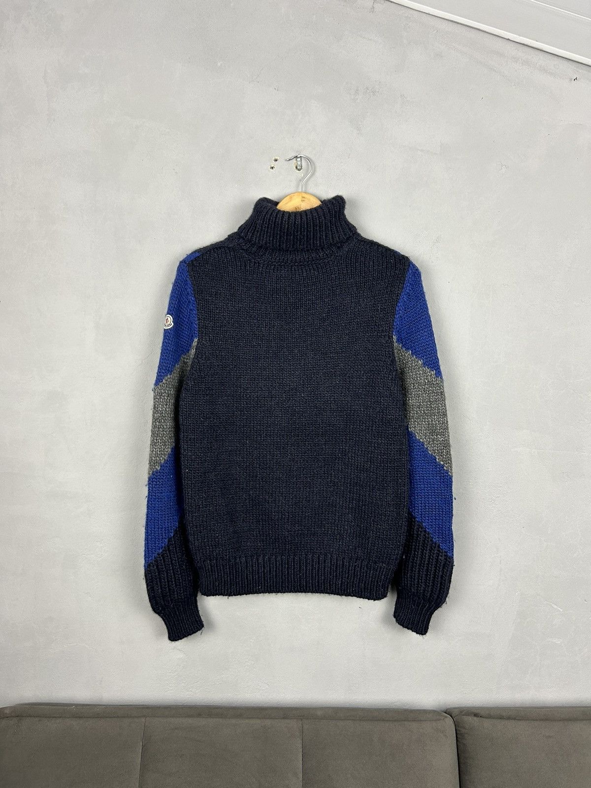 Moncler Wool Chevron Knit Sweater Made in Italy Size M
