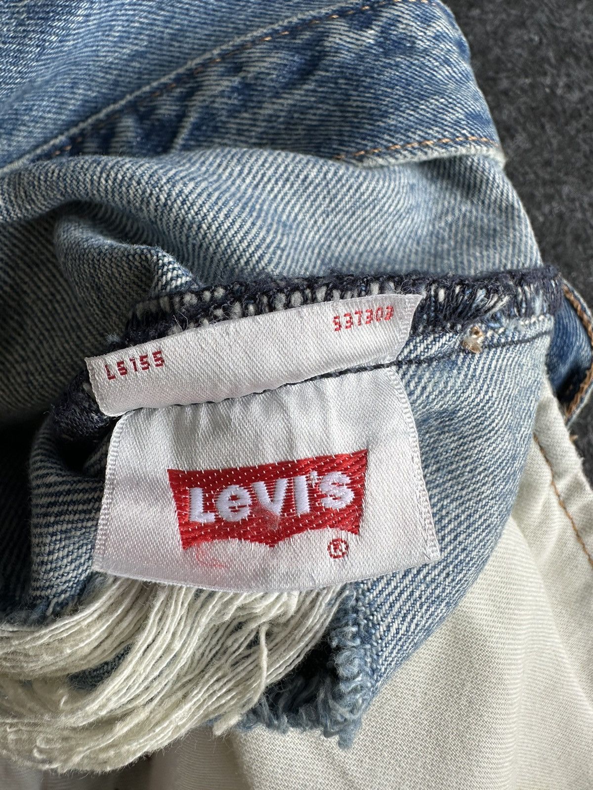 Levi's Distressed Levis 501 Light Blue Denim 33x30 D436 Size US 33 - 17 Thumbnail
