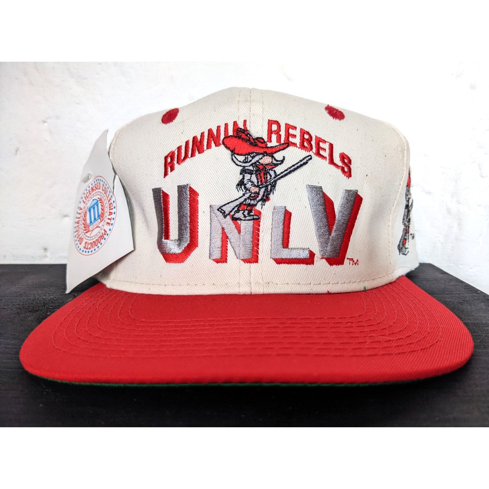 NCAA × Sports Specialties UNLV Vegas 90s Runnin Rebels CARDINAL snapback NCAA vintage Size ONE SIZE - 1 Thumbnail