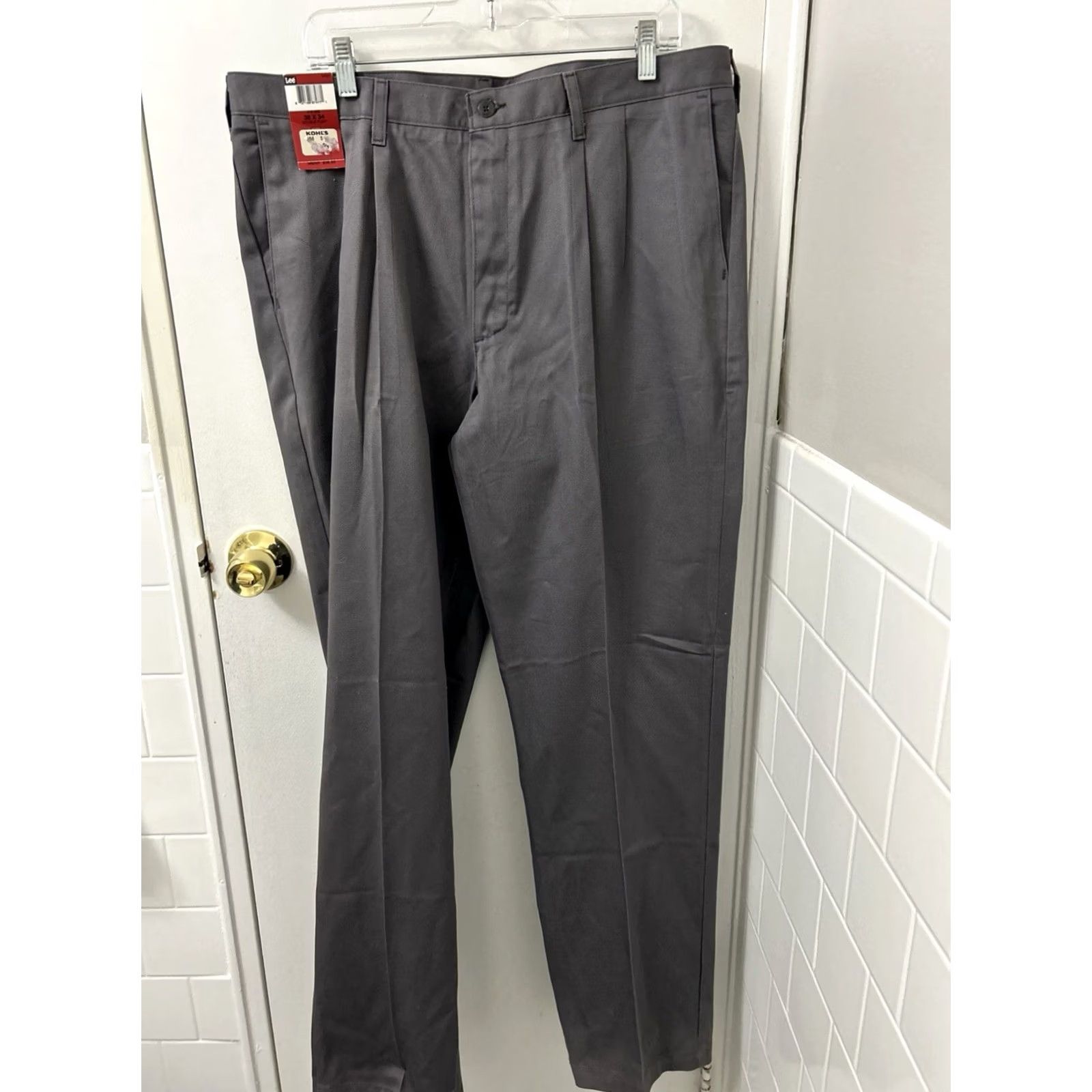Lee Lee Khakis Pants Mens 38x34 Gray Double Pleated Wrinkle Resistant Stain Resistant Easy Care Pockets Classic Straight Casual Workwear Trousers Size US 38 / EU 54 - 6 Thumbnail