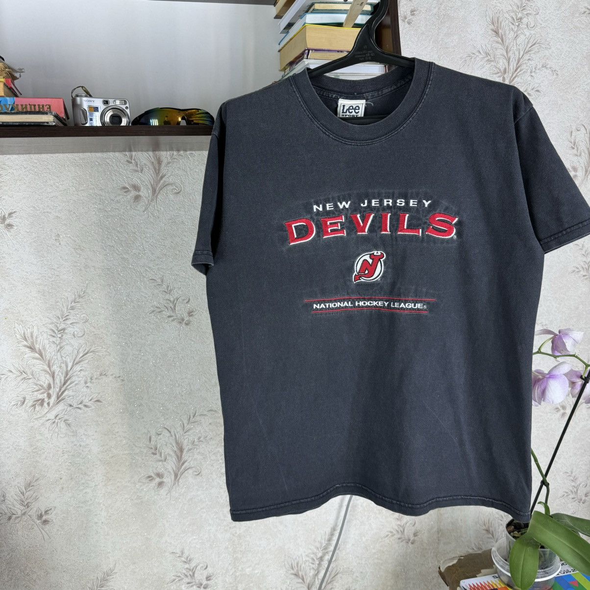 Lee × NHL × Vintage New Jersey Devils T shirt 90s Lee Sport NHL Hockey L Black Size US L / EU 52-54 / 3 - 14 Thumbnail