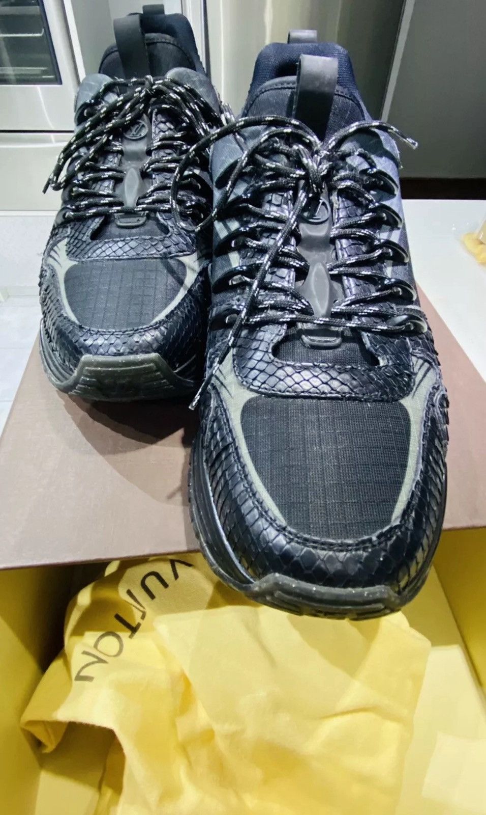 Louis Vuitton Louis Vuitton Pulse Runaway Sneakers 40 Size US 7 / EU 40 - 1 Thumbnail
