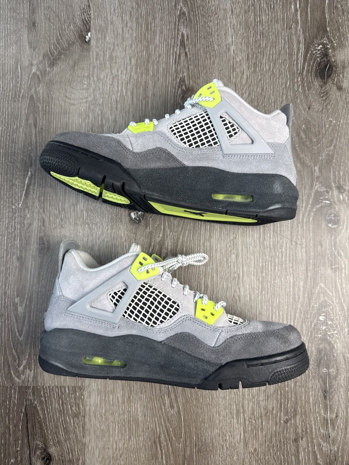 Jordan Brand Air Jordan 4 “95 Neon” (GS) **PRE-OWNED** Size US 6 / EU 39 - 2 Thumbnail