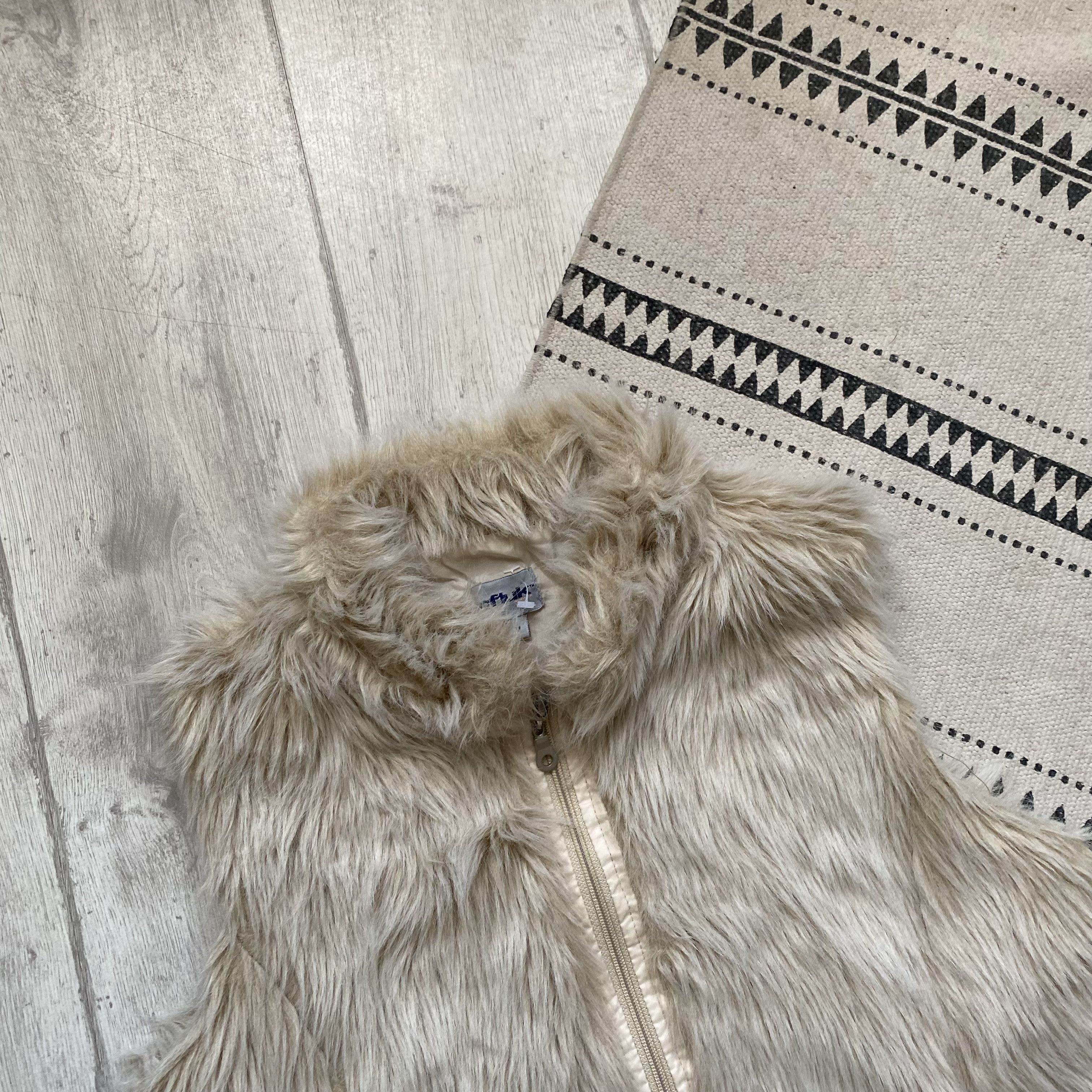 If Six Was Nine Vintage 2000s cropped Faux fur vest Avant-garde Y2K Size M / US 6-8 / IT 42-44 - 2 Thumbnail
