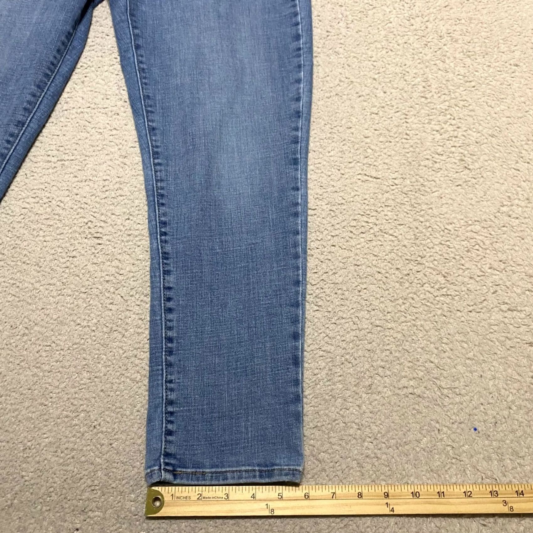 Levi's Levi's Jeans Blue Denim Medium Wash High Rise Cropped 31 Adult Women, 5-Pocket, Regular Fit, Cotton Spandex, Vintage: No Size 24" / US 00 / IT 34 - 5 Thumbnail