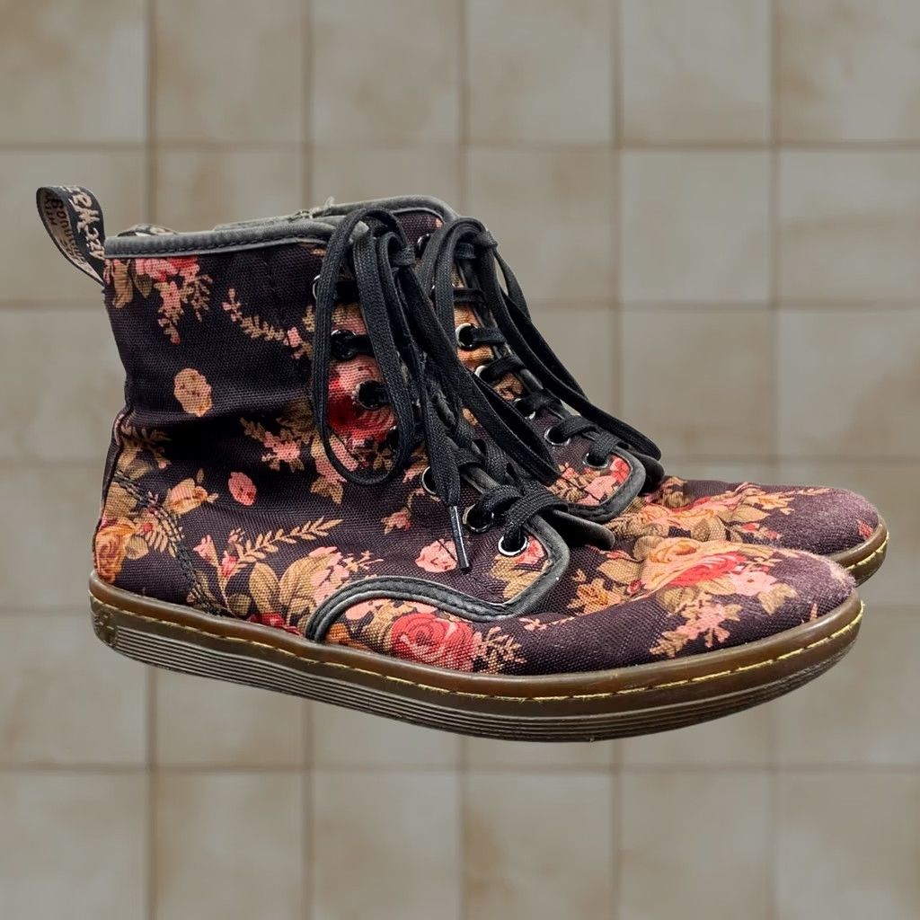Dr. Martens Doc Martens Shoreditch Floral Victorian Canvas Combat Boots Women's 7 Size US 7 / IT 37 - 1 Thumbnail