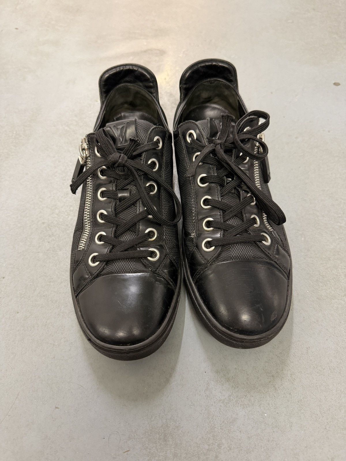 Louis Vuitton Louis Vuitton Leather Low Top Zip Sneakers Size US 7 / EU 40 - 2 Thumbnail