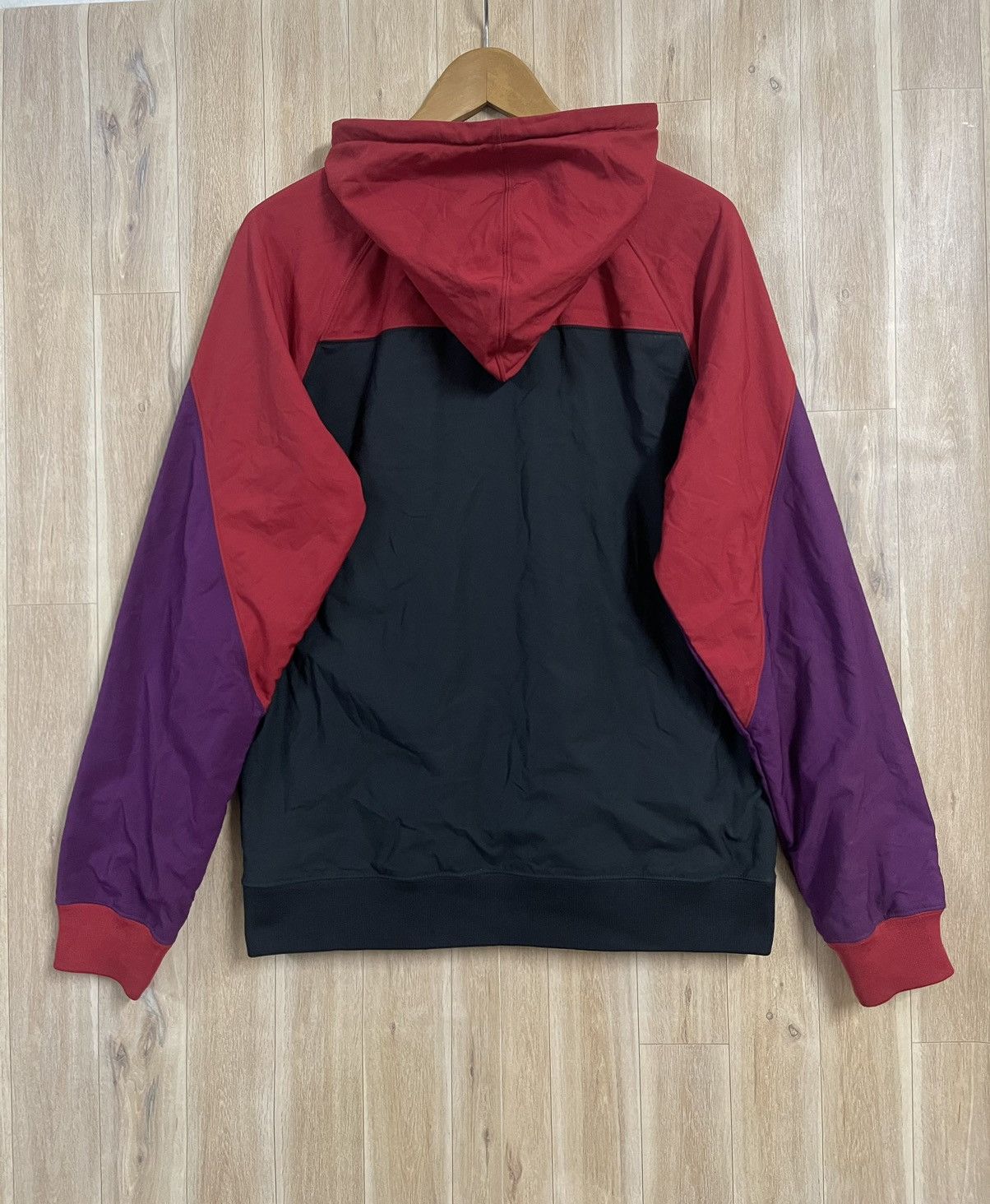 Nike Rare Nike Sweater Hoodie L fit M Colorblocks Jogging Running Size US L / EU 52-54 / 3 - 13 Thumbnail
