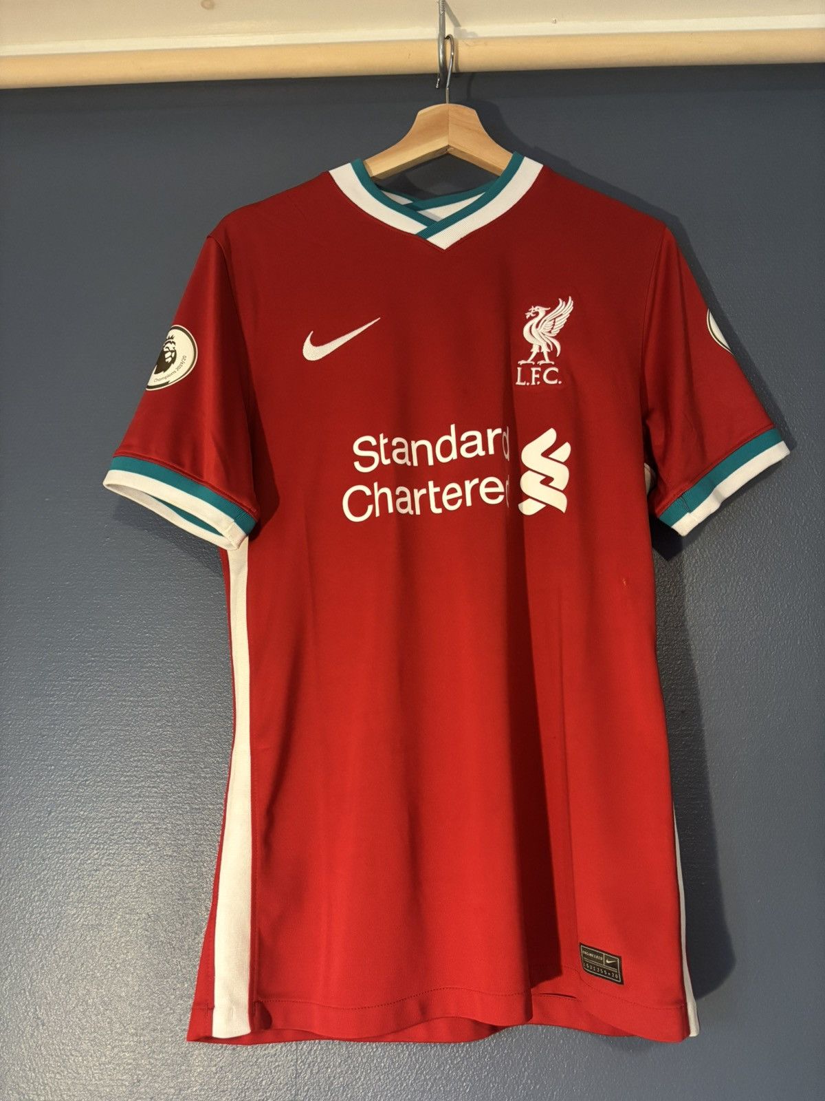 Nike Liverpool FC 2020/21 Jordan Henderson Jersey Size US M / EU 48-50 / 2 - 1 Thumbnail