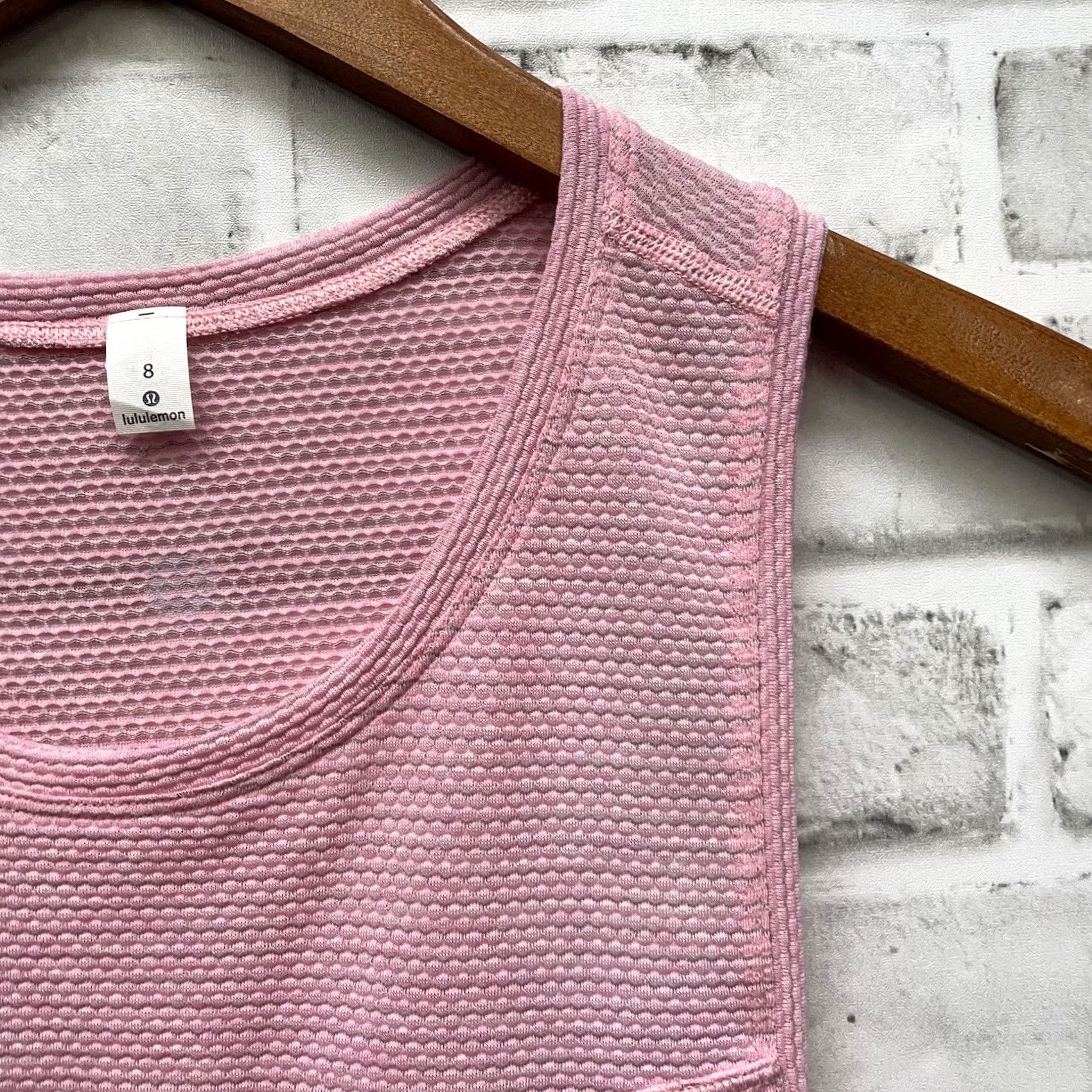 Lululemon Lululemon Pink Stretchy Athletic Shirt Womens Size 8 T-Shirt Activewear Size M / US 6-8 / IT 42-44 - 2 Thumbnail
