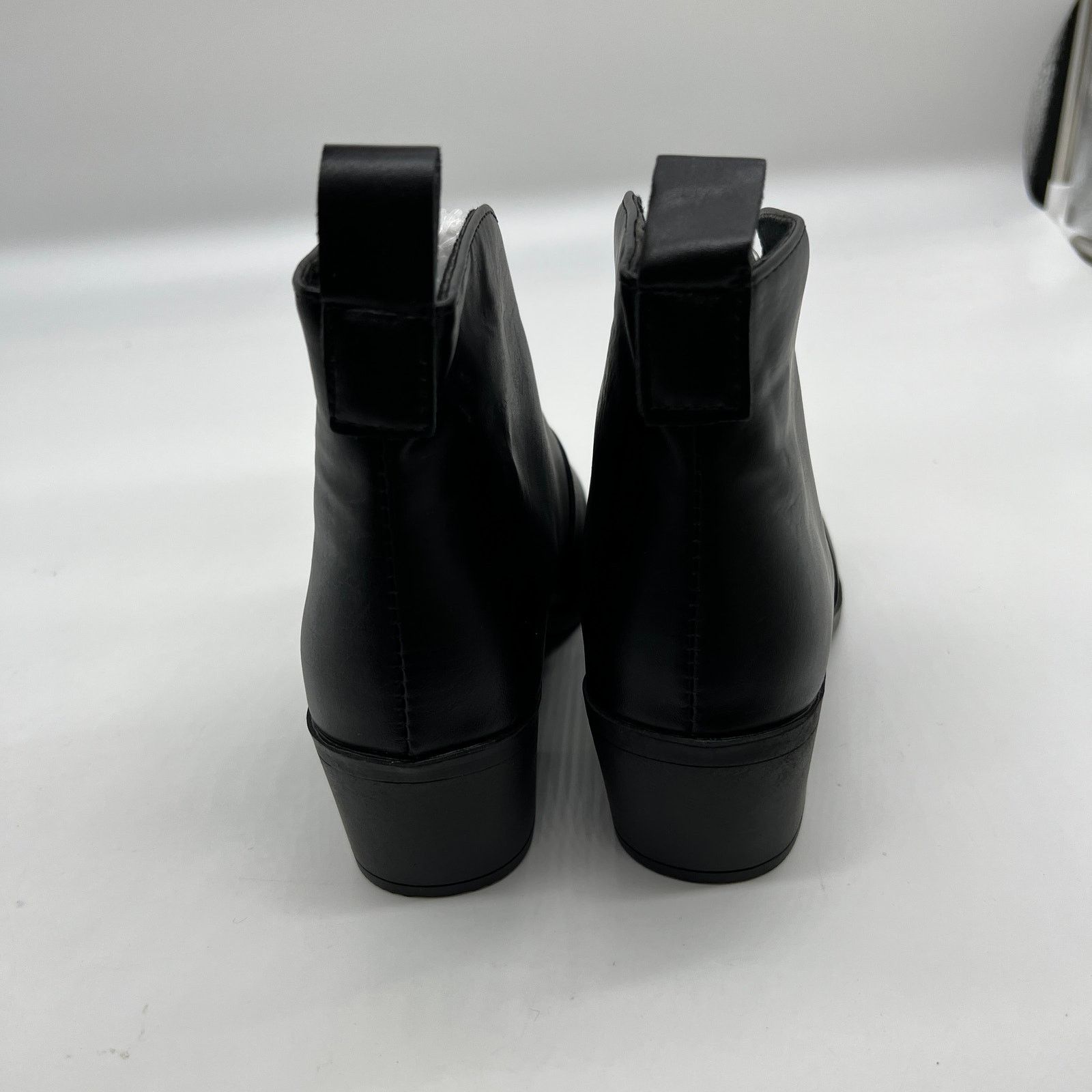 Other Women Chunky Heel Ankle BootsV Cut Fashion Slip Size US 6.5 / IT 36.5 - 6 Thumbnail