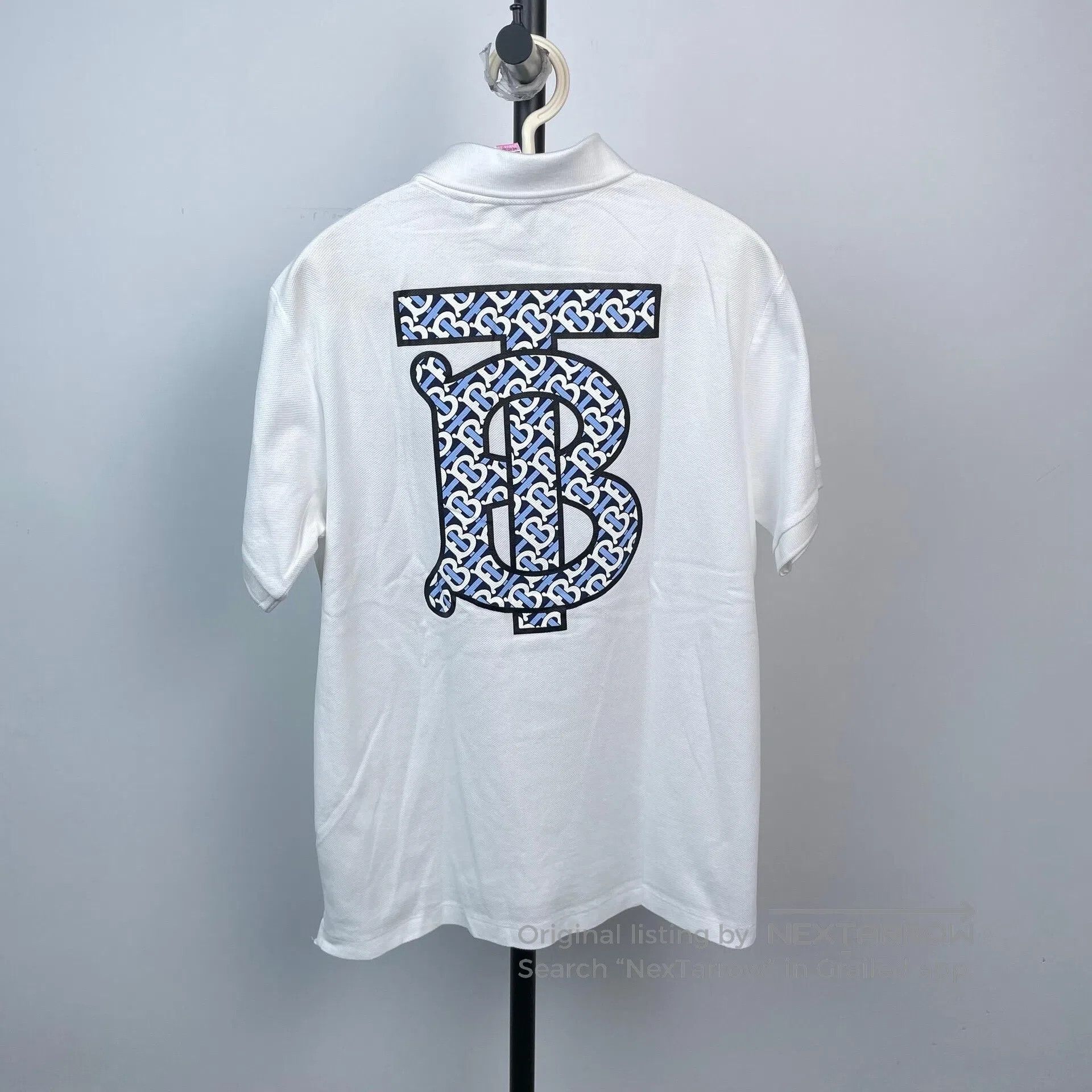 Burberry Burberry White Lettering on Front and Camo Pattern on Back Size US XL / EU 56 / 4 - 1 Thumbnail