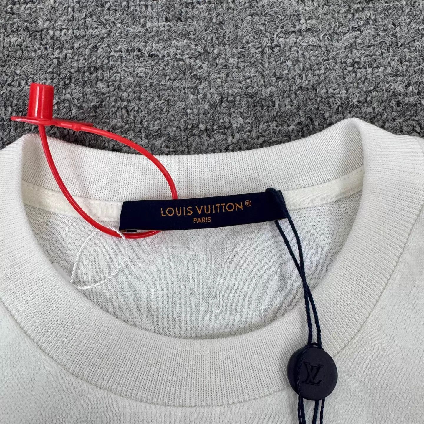 Louis Vuitton LV 26 New Monogram All-Over Print Pocket Tee S Size US S / EU 44-46 / 1 - 5 Thumbnail