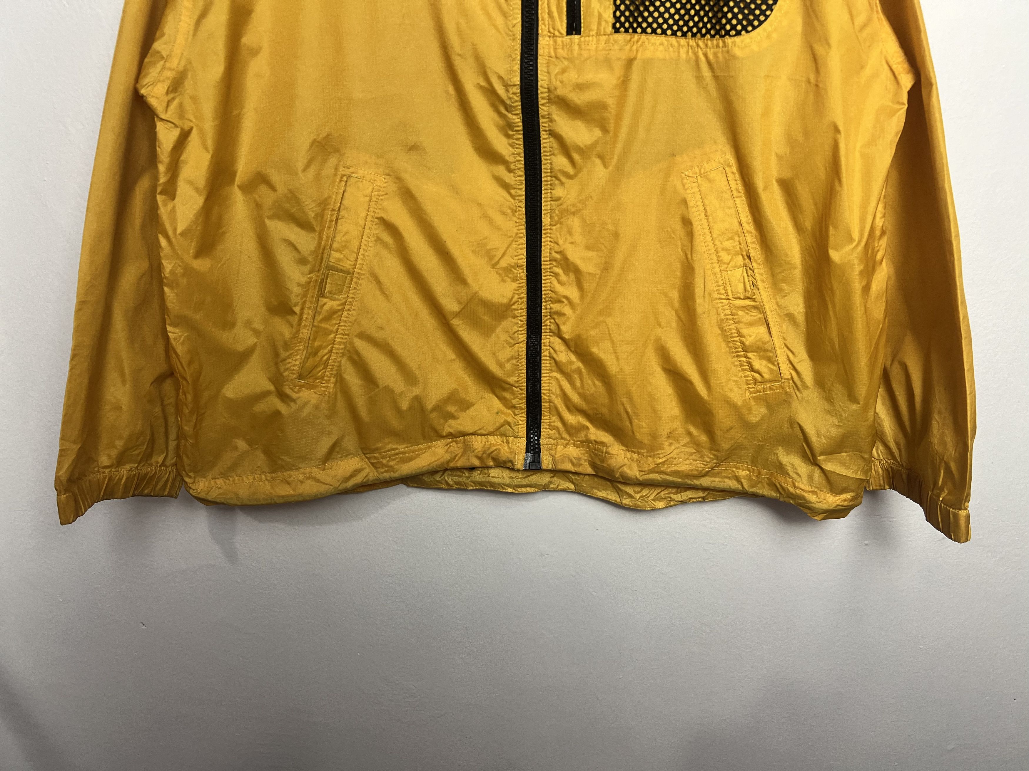 Tommy Hilfiger Vintage Tommy Hilfiger Yellow Windbreaker Jacket Size US L / EU 52-54 / 3 - 5 Thumbnail