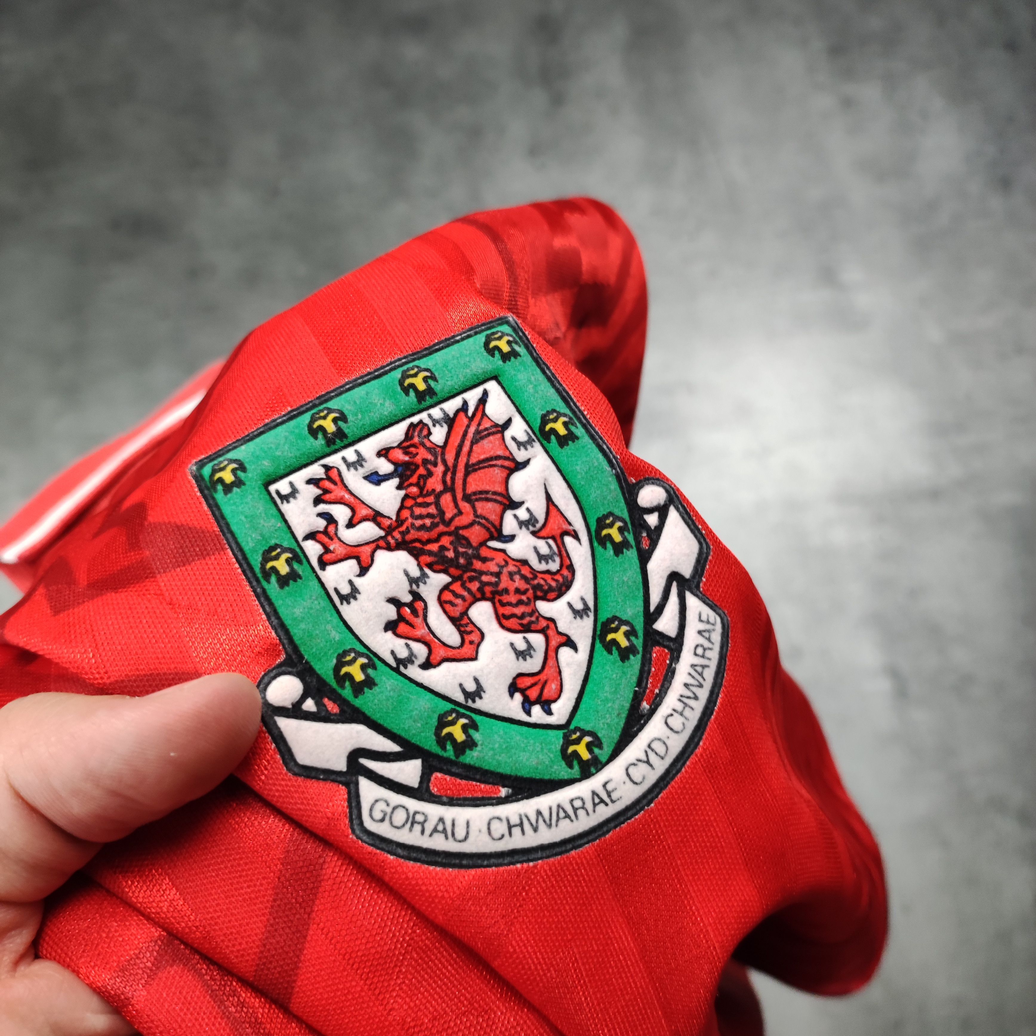 Vintage Vintage RARE 1992 Unique Wales National Team Umbro Jersey Size US XL / EU 56 / 4 - 6 Thumbnail