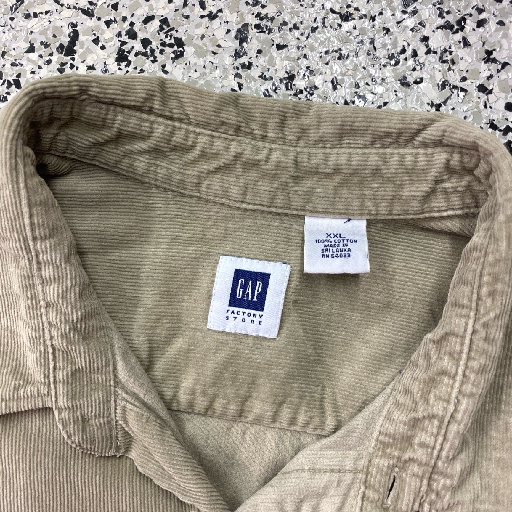 Gap Gap Shirt Mens XXL Beige Corduroy Long Sleeve Button Front Casual Rugged Shirt Size US XXL / EU 58 / 5 - 2 Thumbnail