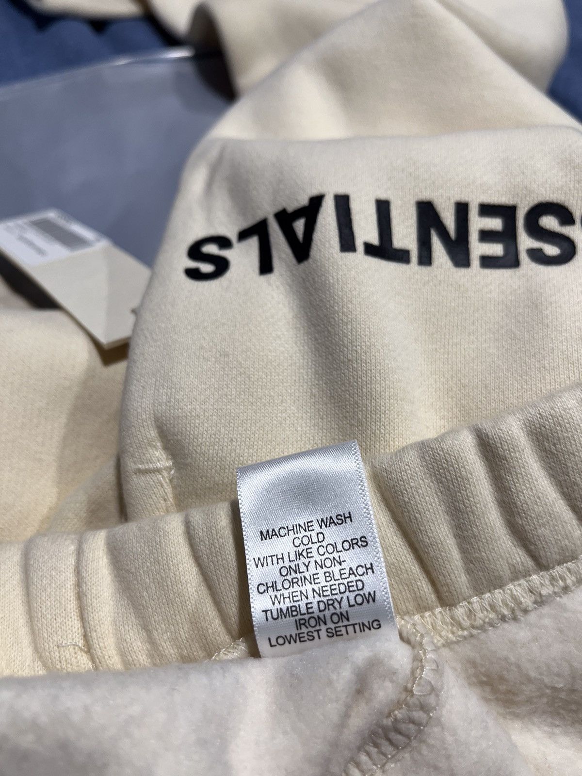 Essentials 2018 OG Fear Of God Essentials Cream Sweatpants Size US 34 / EU 50 - 14 Thumbnail