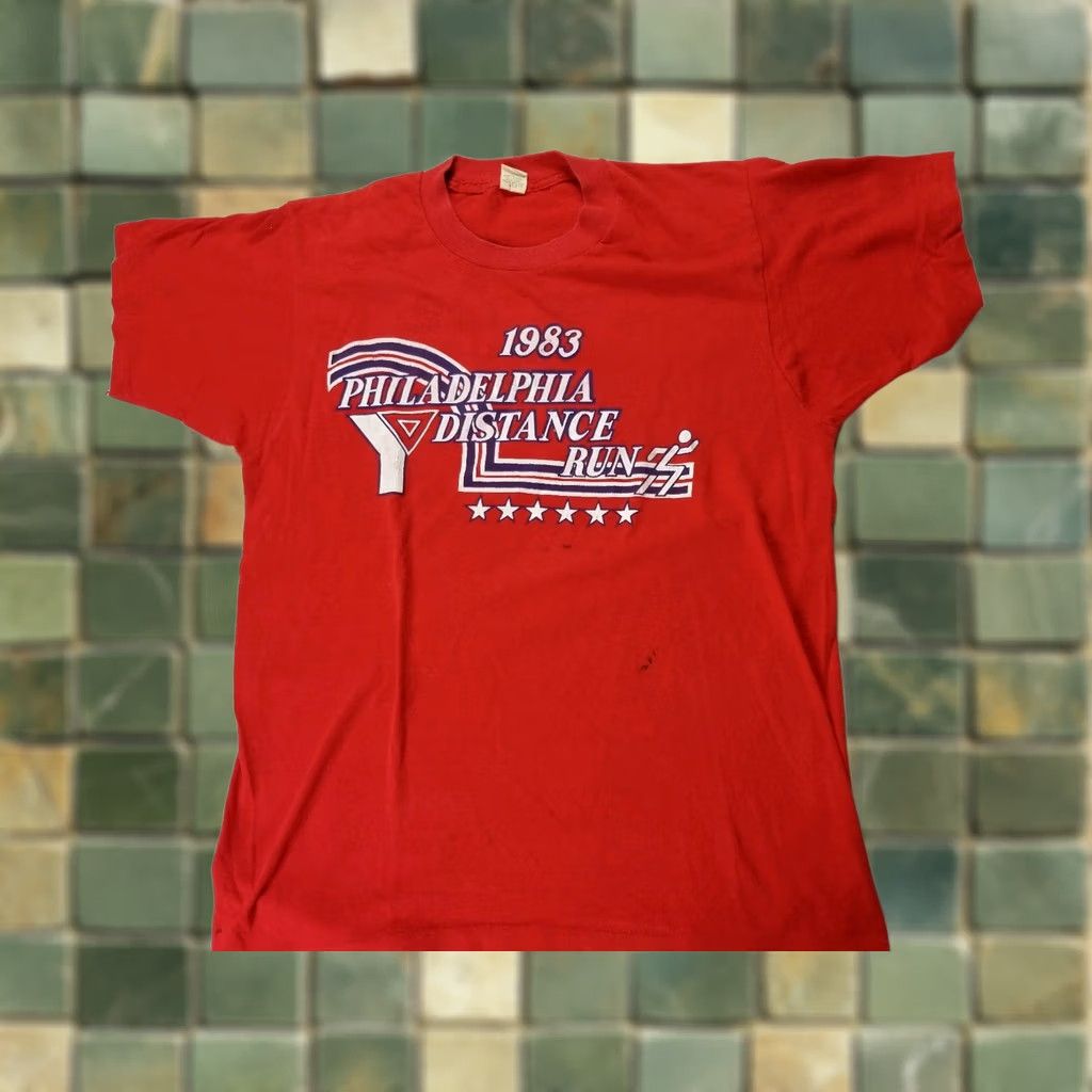 Vintage VINTAGE 80s PHILADELPHIA DISTANCE RUN 1983 YMCA LIBERTY BELL shirt Large Nike Unisex Adult Short Sleeve Red Cotton Blend Graphic Tee Size US L / EU 52-54 / 3 - 1 Thumbnail