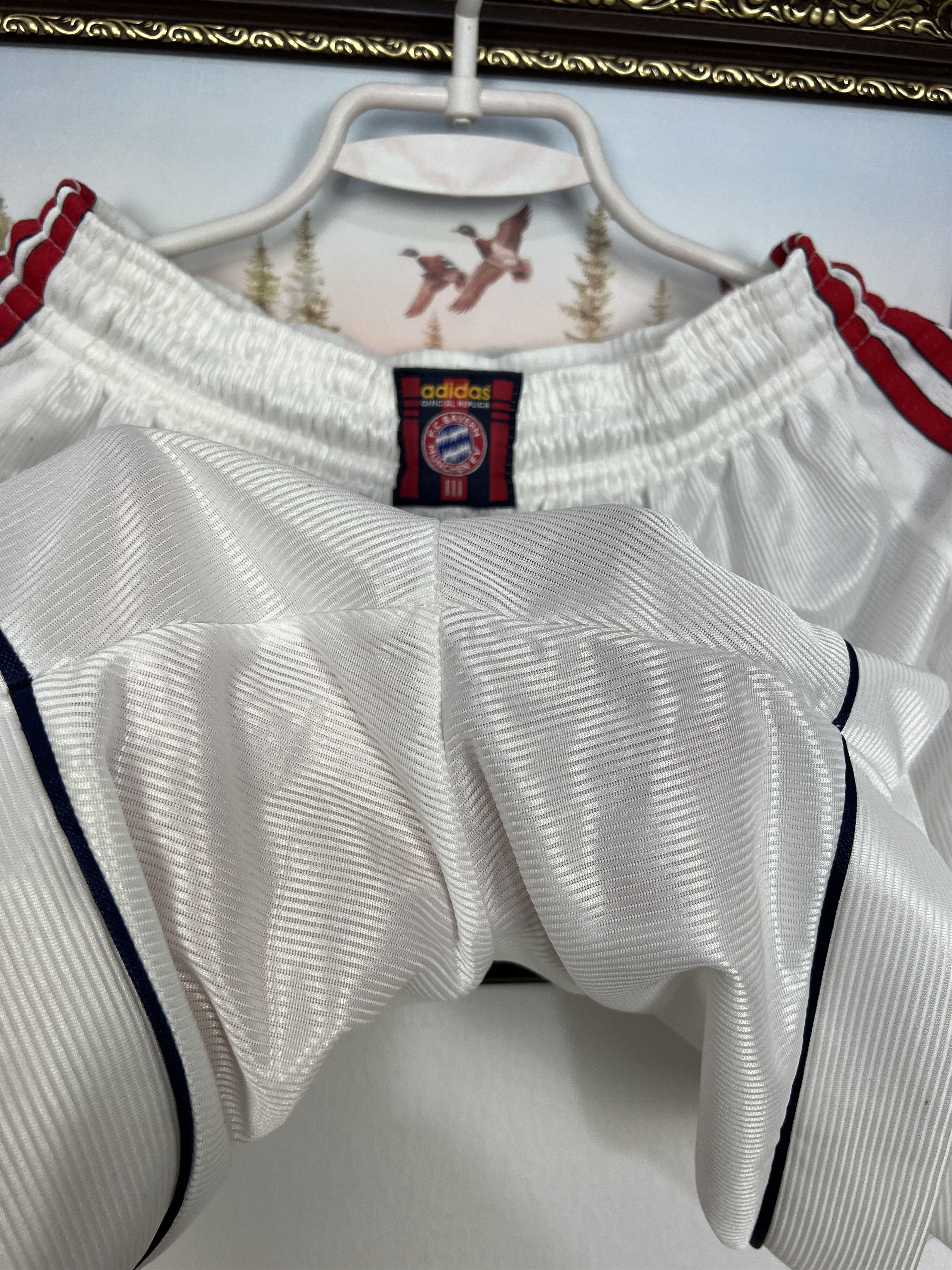 Adidas Vintage Adidas Bayern Munich Football White Shorts Soccer M Size US 32 / EU 48 - 7 Thumbnail