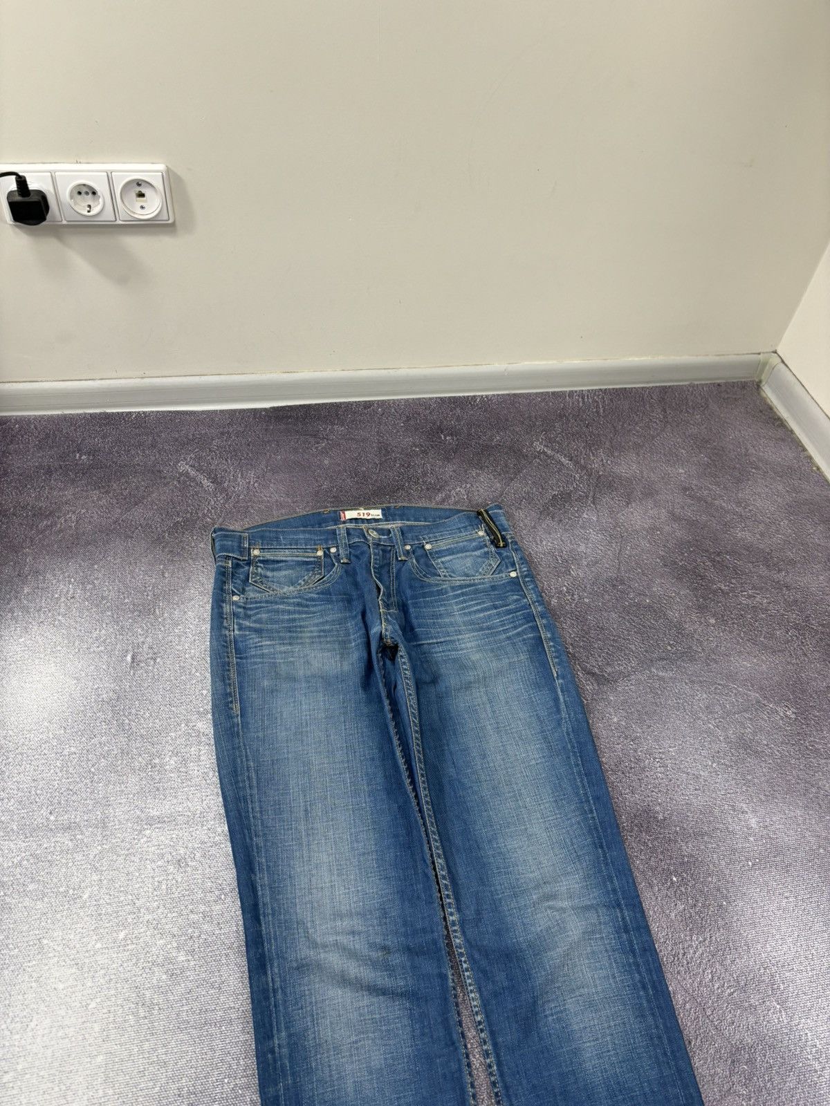 Levi's Vintage Levi’s 519 Slim Fit Faded Blue USA Hype Denim Jeans Size US 33 - 10 Thumbnail