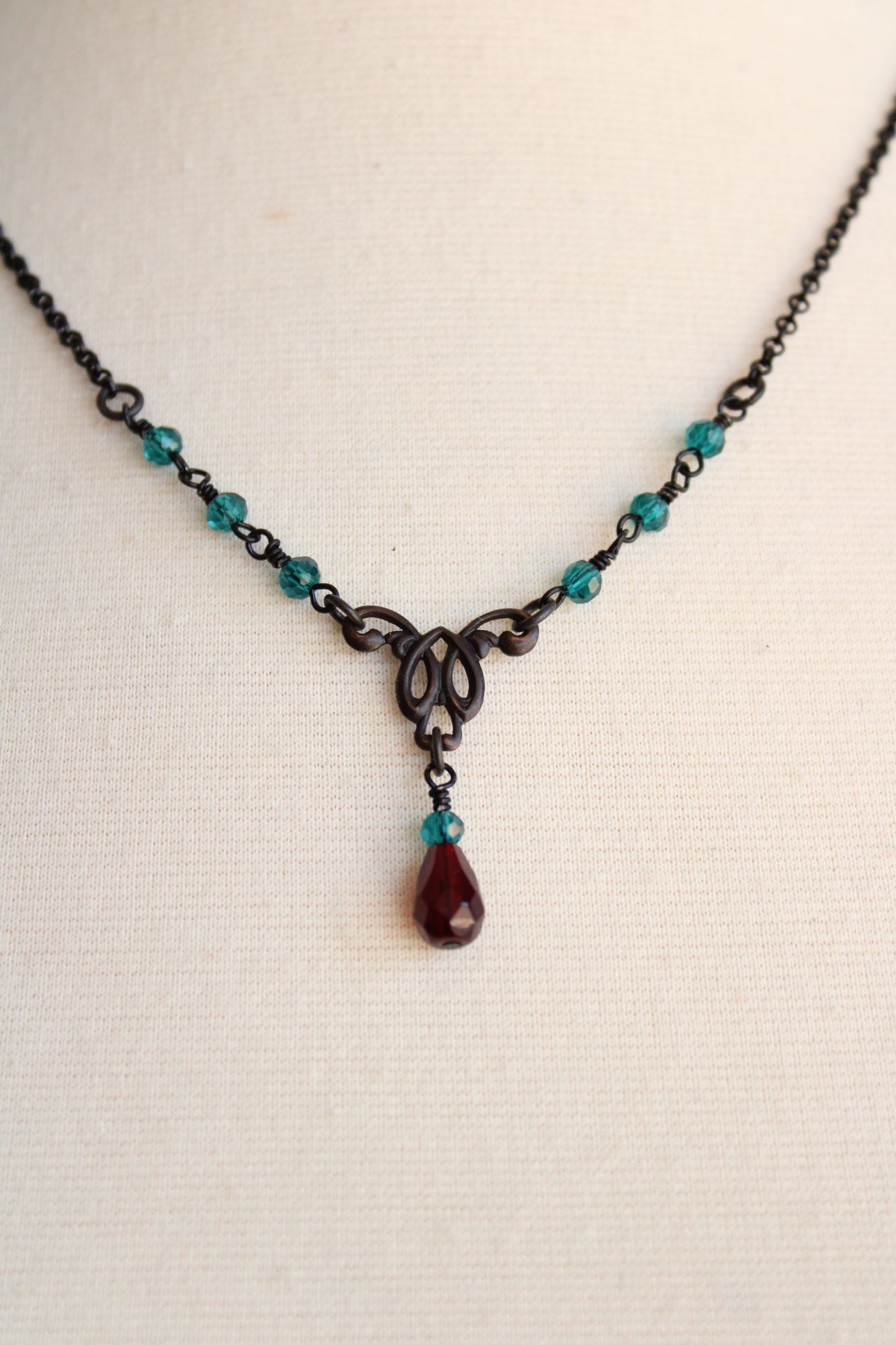 Handmade Handcrafted Necklace and Earring Set, Victorian Style, Green Size ONE SIZE - 3 Thumbnail