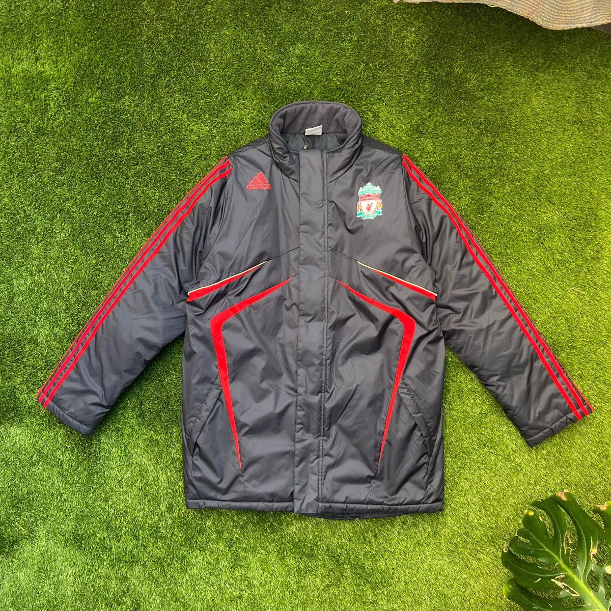 Adidas Liverpool Bench Coat 09/10 – Adidas Size US XL / EU 56 / 4 - 1 Thumbnail