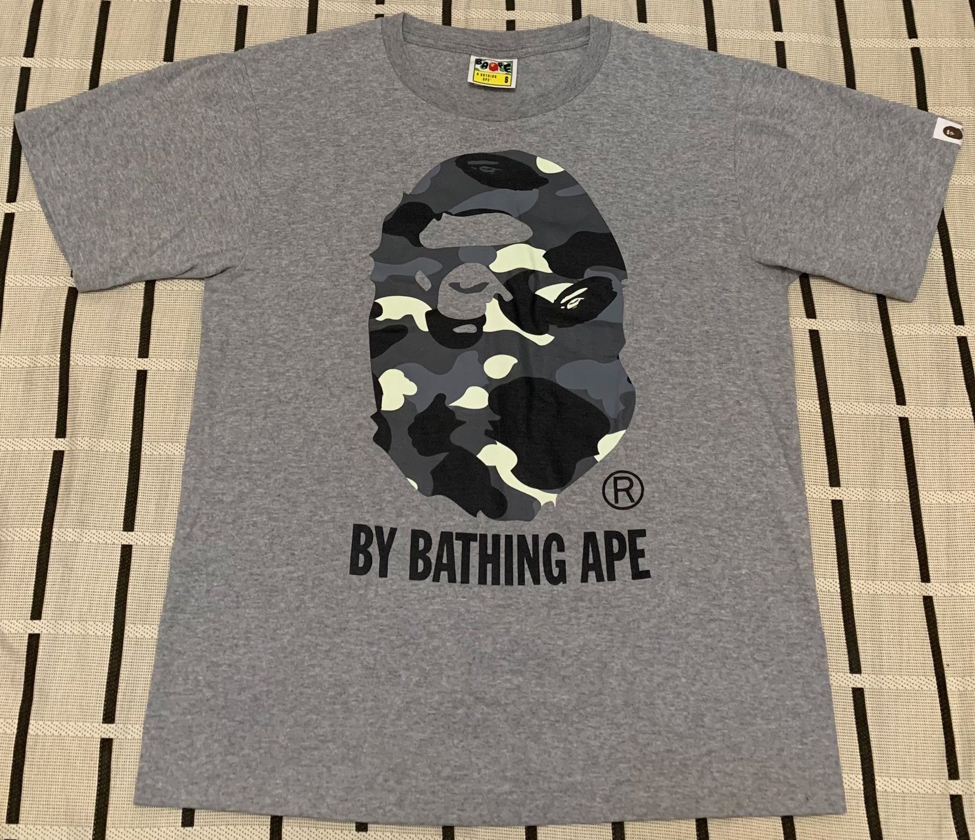 Bape Bape Camo Ape Head T-Shirt S Men Size US S / EU 44-46 / 1 - 1 Thumbnail
