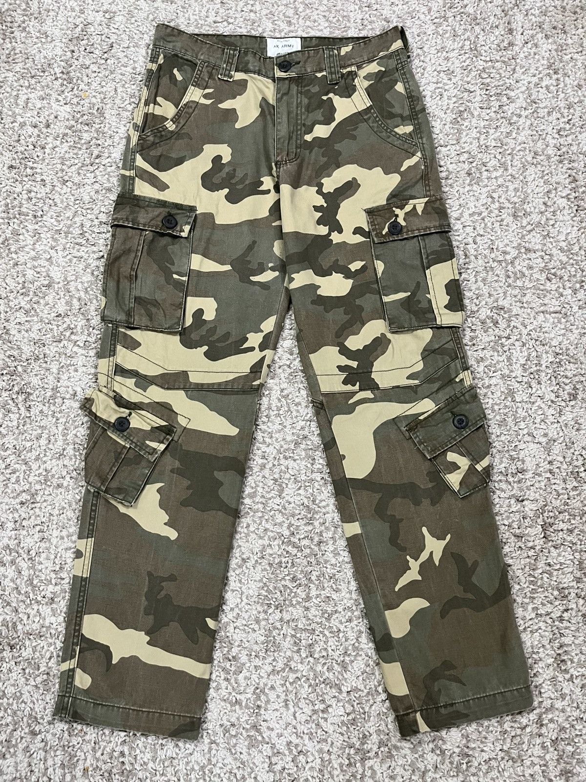 If Six Was Nine AK Army Camo Cargo Pants – 6 Pocket Military Style – Size 33 Size US 33 - 1 Thumbnail