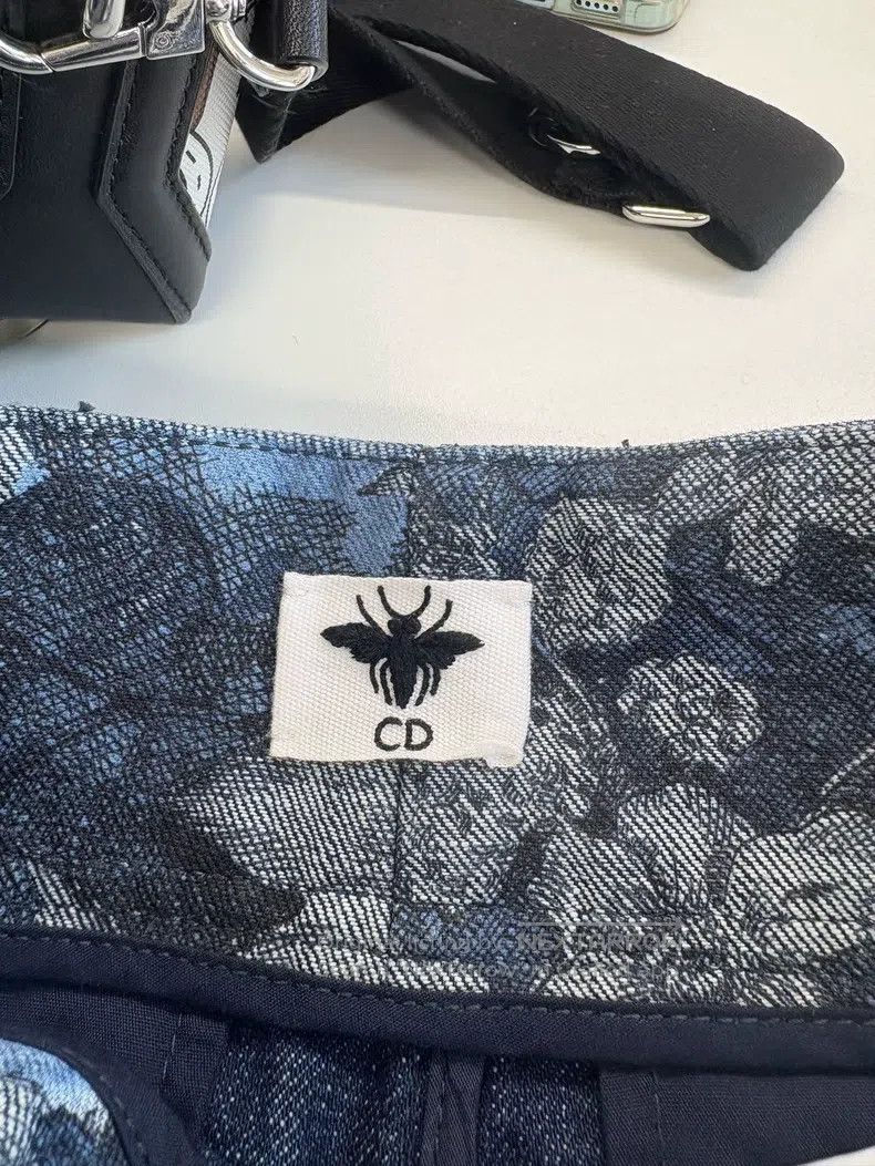 Dior Dior Alice in Wonderland Printed Shorts Size 42" / US 20 - 3 Thumbnail