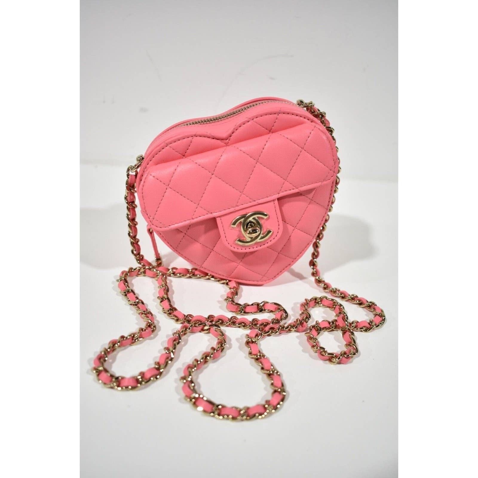 Chanel Chanel Small Runway Heart Flap Chain Shoulder Crossbody Bag Size ONE SIZE - 2 Thumbnail