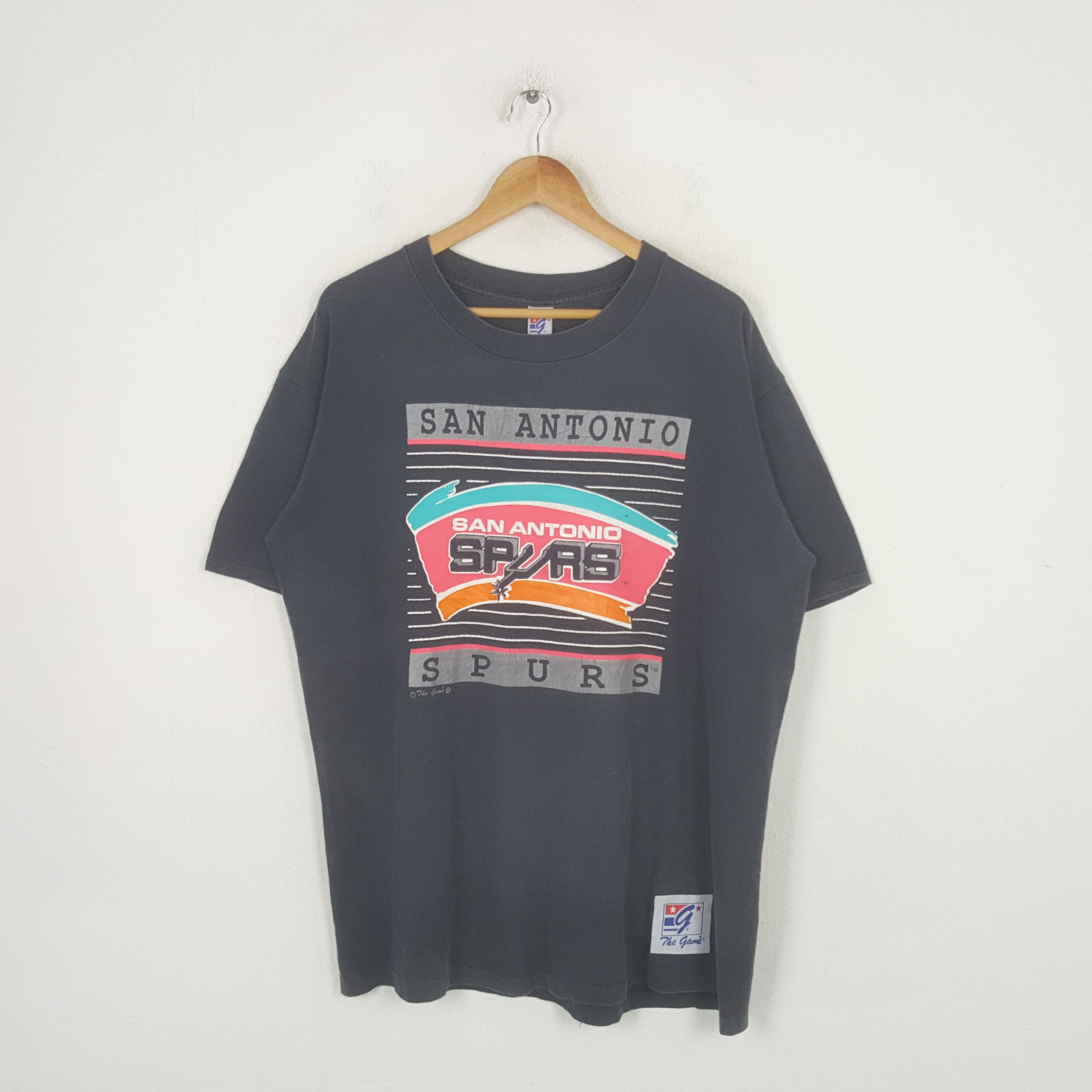NBA Vintage San Antonio Spurs NBA Basketball Team Tshirt RR25 Size US XL / EU 56 / 4 - 1 Thumbnail