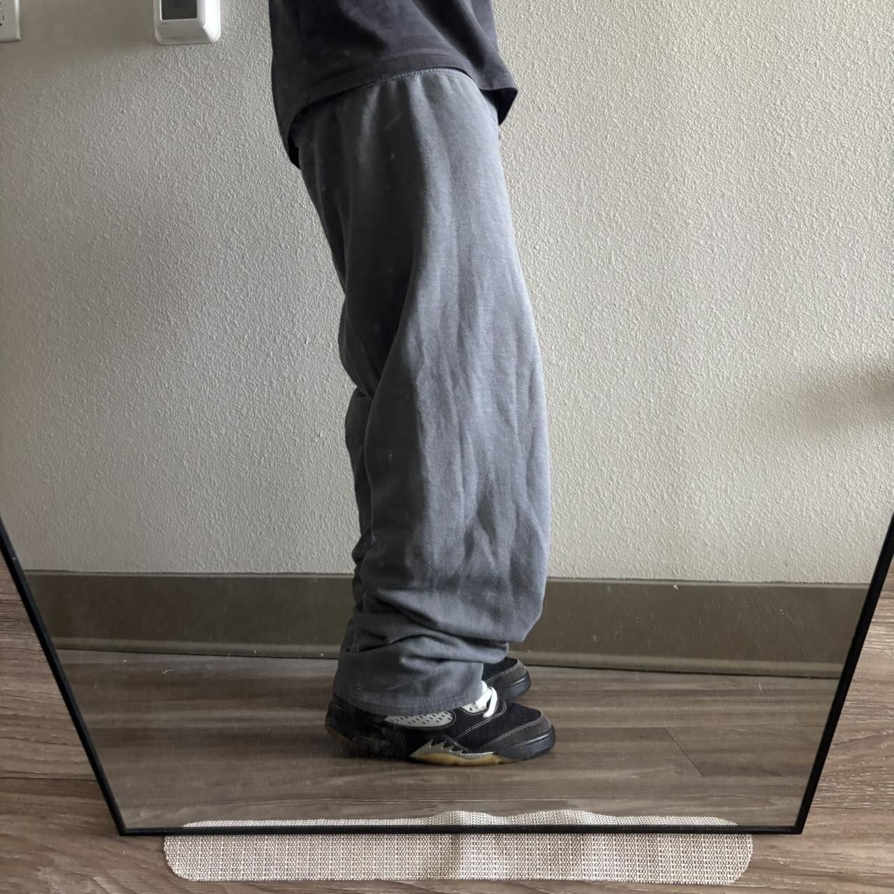 Japanese Brand Crazy Vintage Y2K/2000s Grey Essential Sweatpants! Size XL Size US 38 / EU 54 - 2 Thumbnail