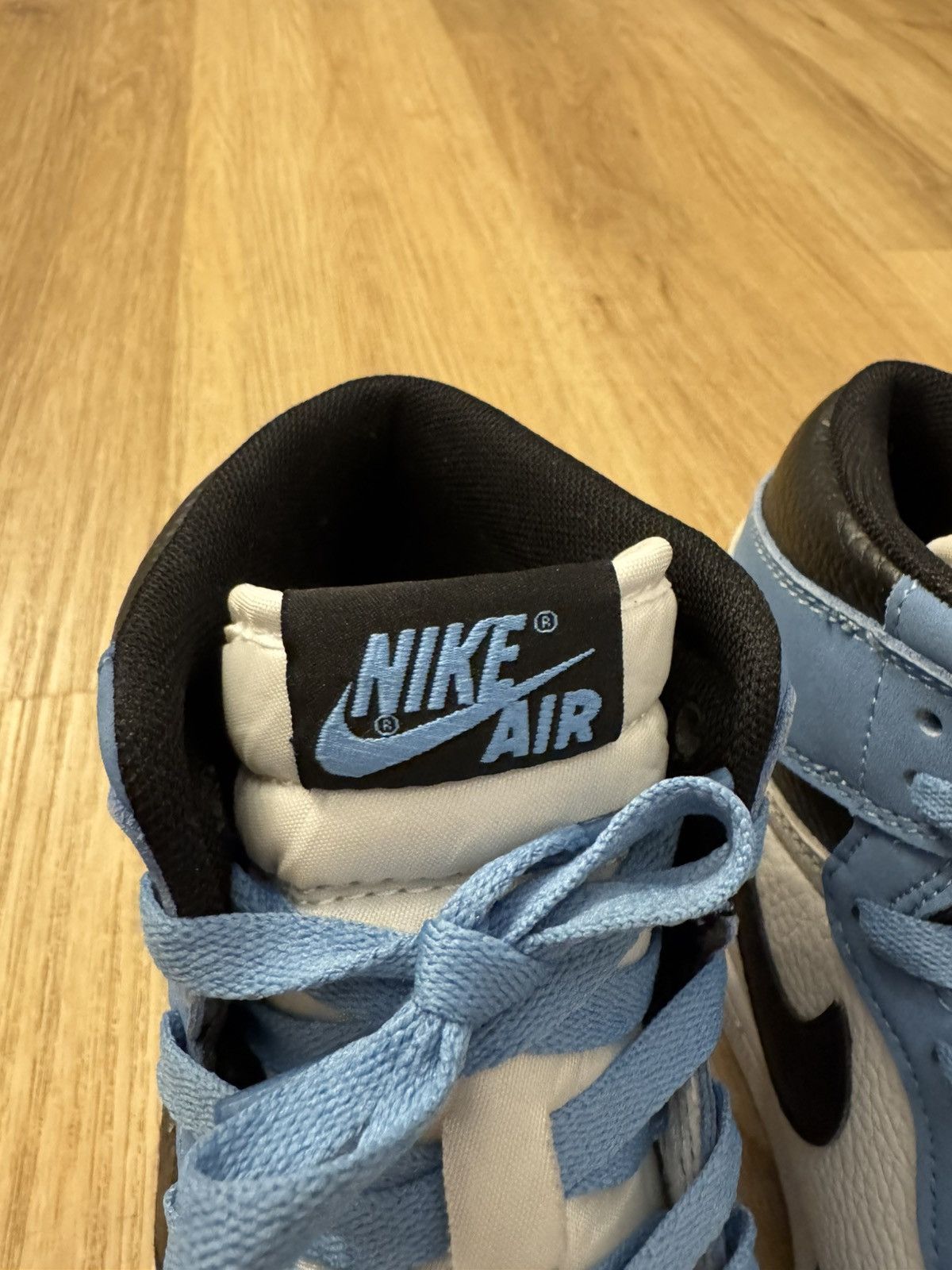 Jordan Brand Nike Air Jordan 1 High Retro UNC University Blue 39 sneakers Size US 8 / IT 38 - 10 Thumbnail