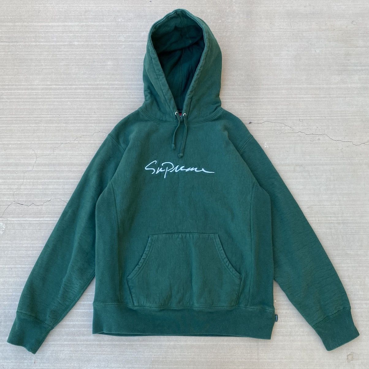 Supreme FW18 Classic Script Hooded Sweatshirt (ステッカー付) Supreme Classic Script Hooded Sweatshirt (FW18) - $168