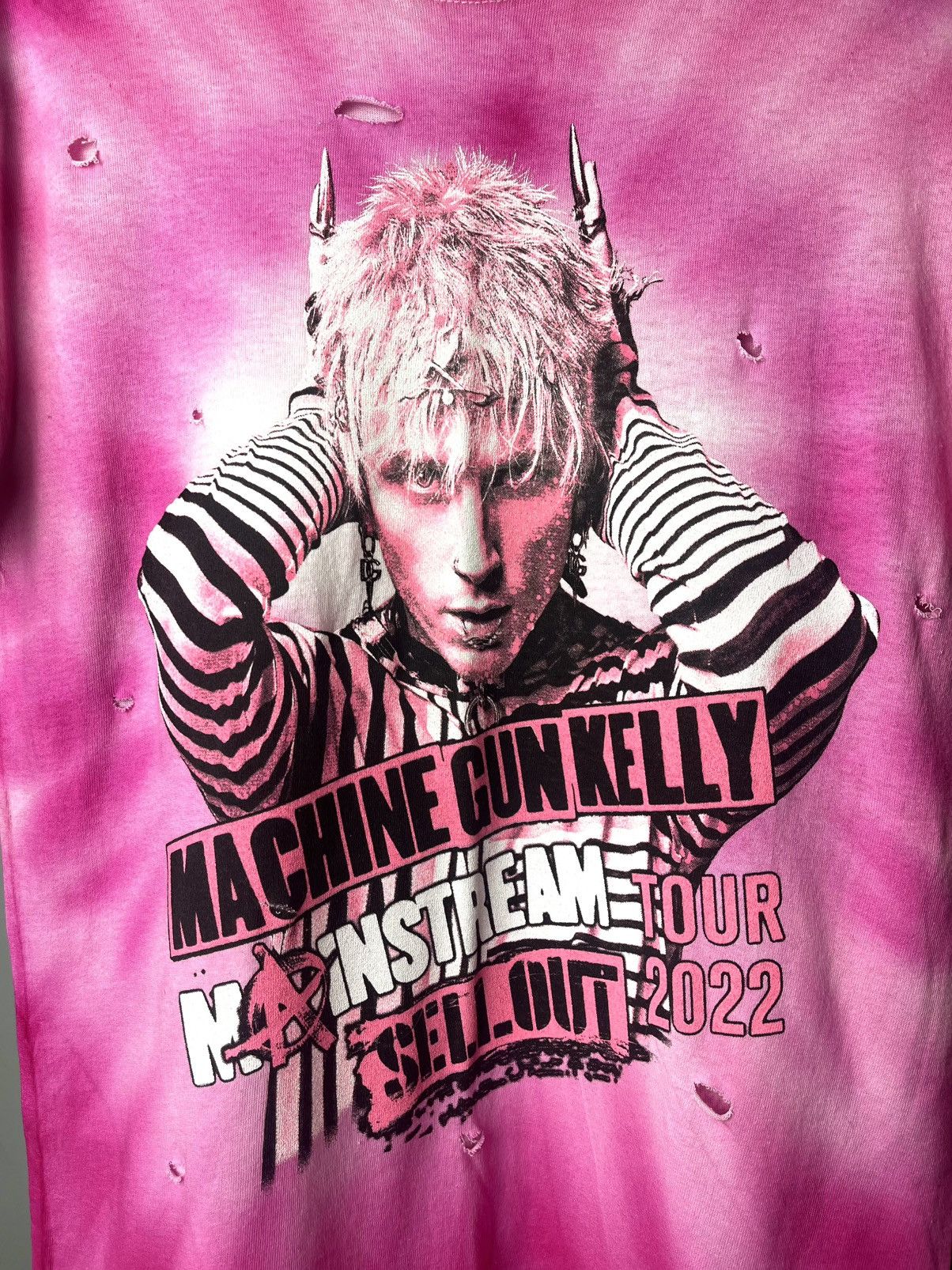 Band Tees Machine Gun Kelly 2022 Tour T Shirt Size US M / EU 48-50 / 2 - 4 Thumbnail