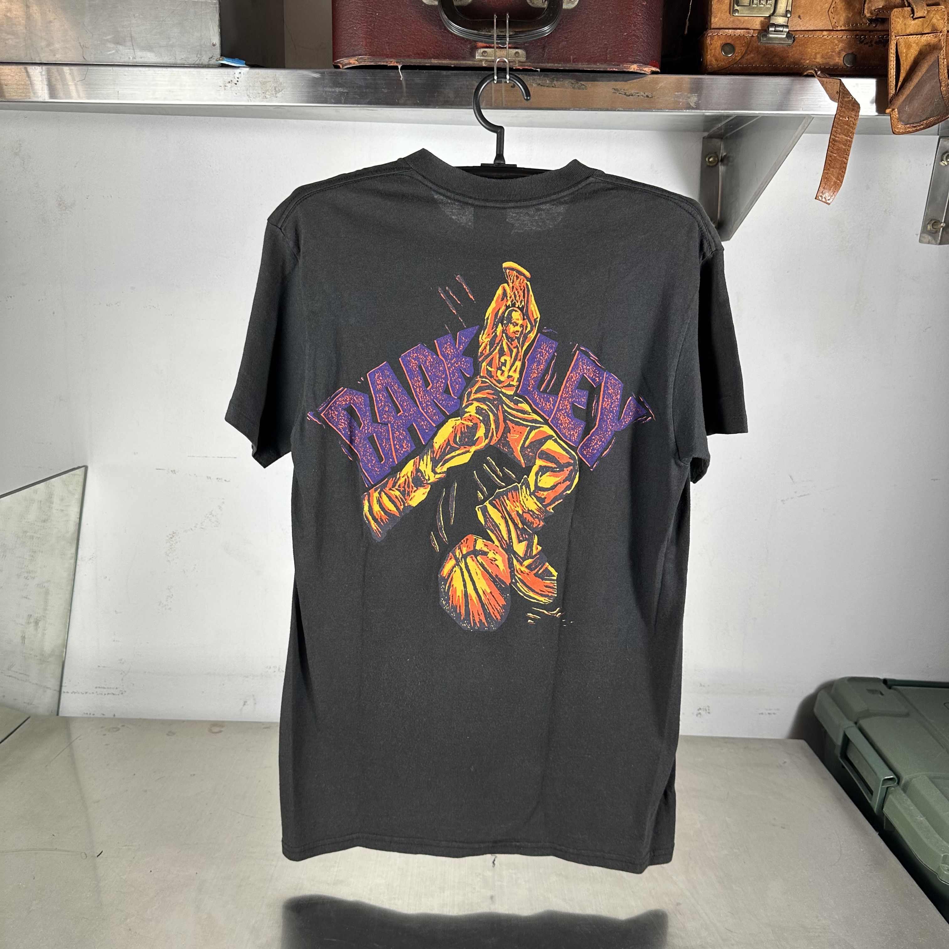 Vintage ​Vintage 90s Nike Charles Barkley Basketball​ T-shirt Size US M / EU 48-50 / 2 - 1 Thumbnail