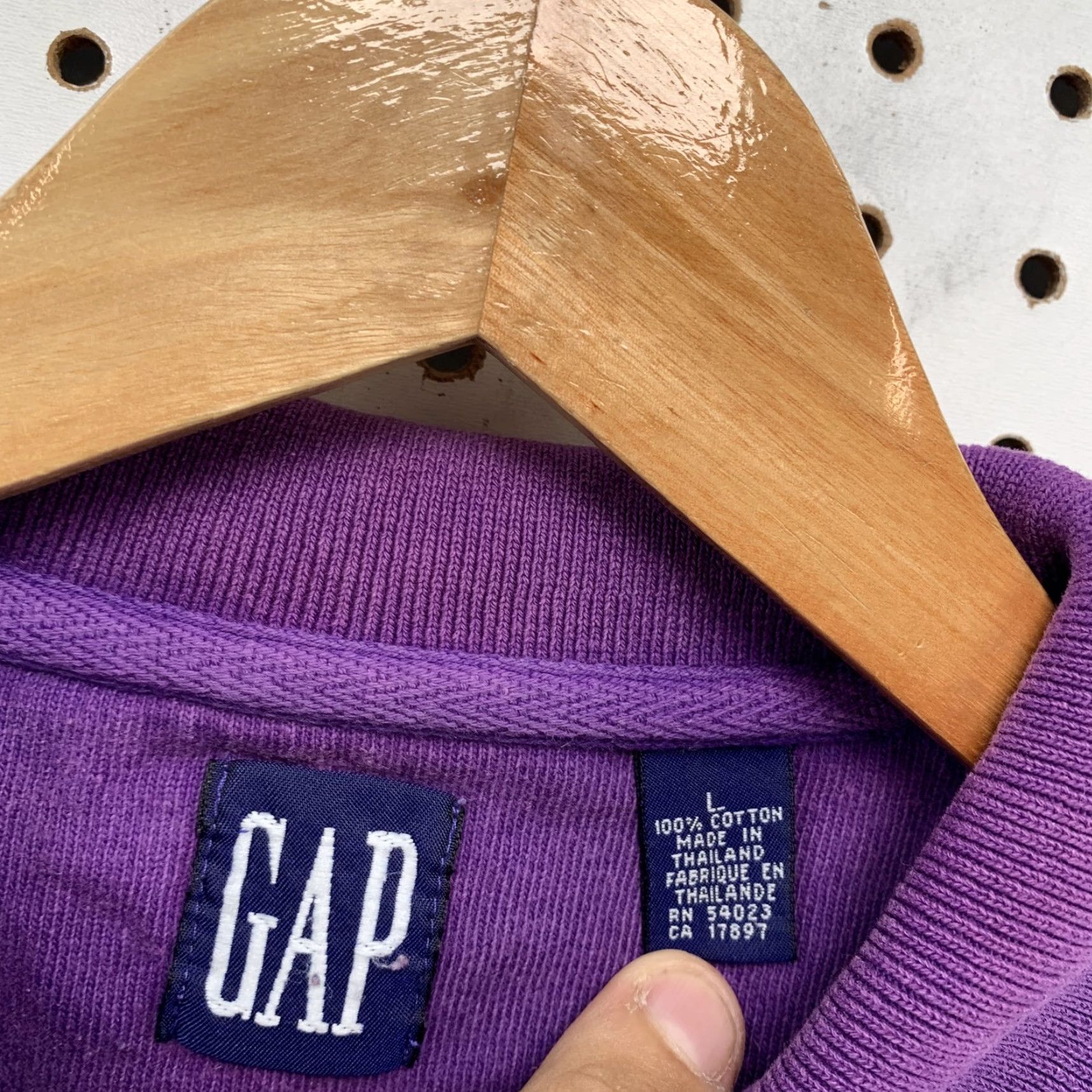 Gap VTG GAP Polo Shirt Mens Large Long Sleeve 90s Purple Cotton Knit Shirt Mens Adult Large Purple 90s Vintage Gap Polo Shirt Mens Size US L / EU 52-54 / 3 - 3 Thumbnail