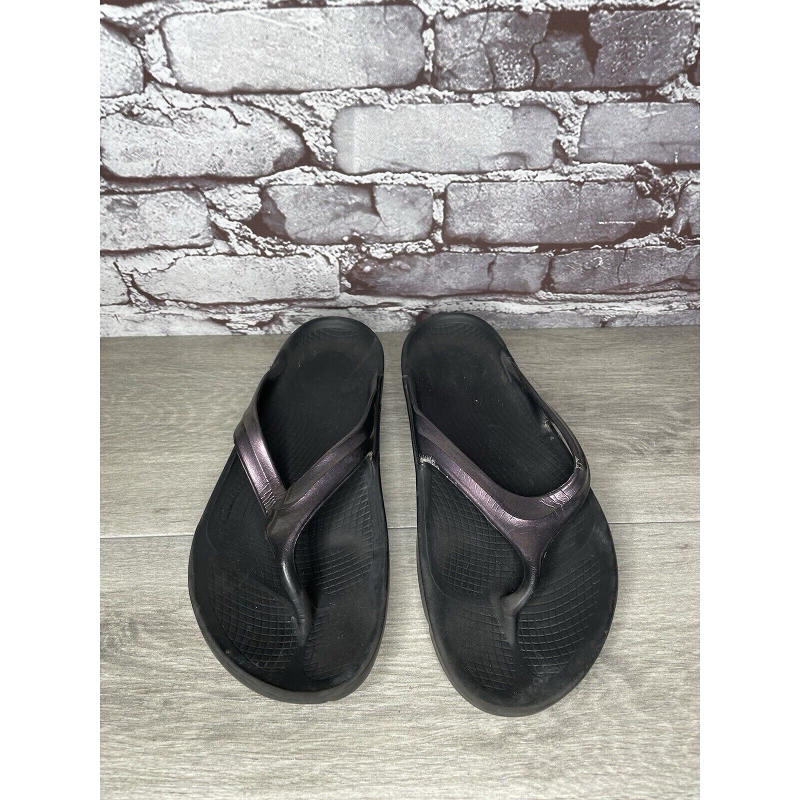 Other Oofos Oolala Cabernet Metallic Purple Recovery Thong Sandals Size US 9 / IT 39 - 17 Thumbnail