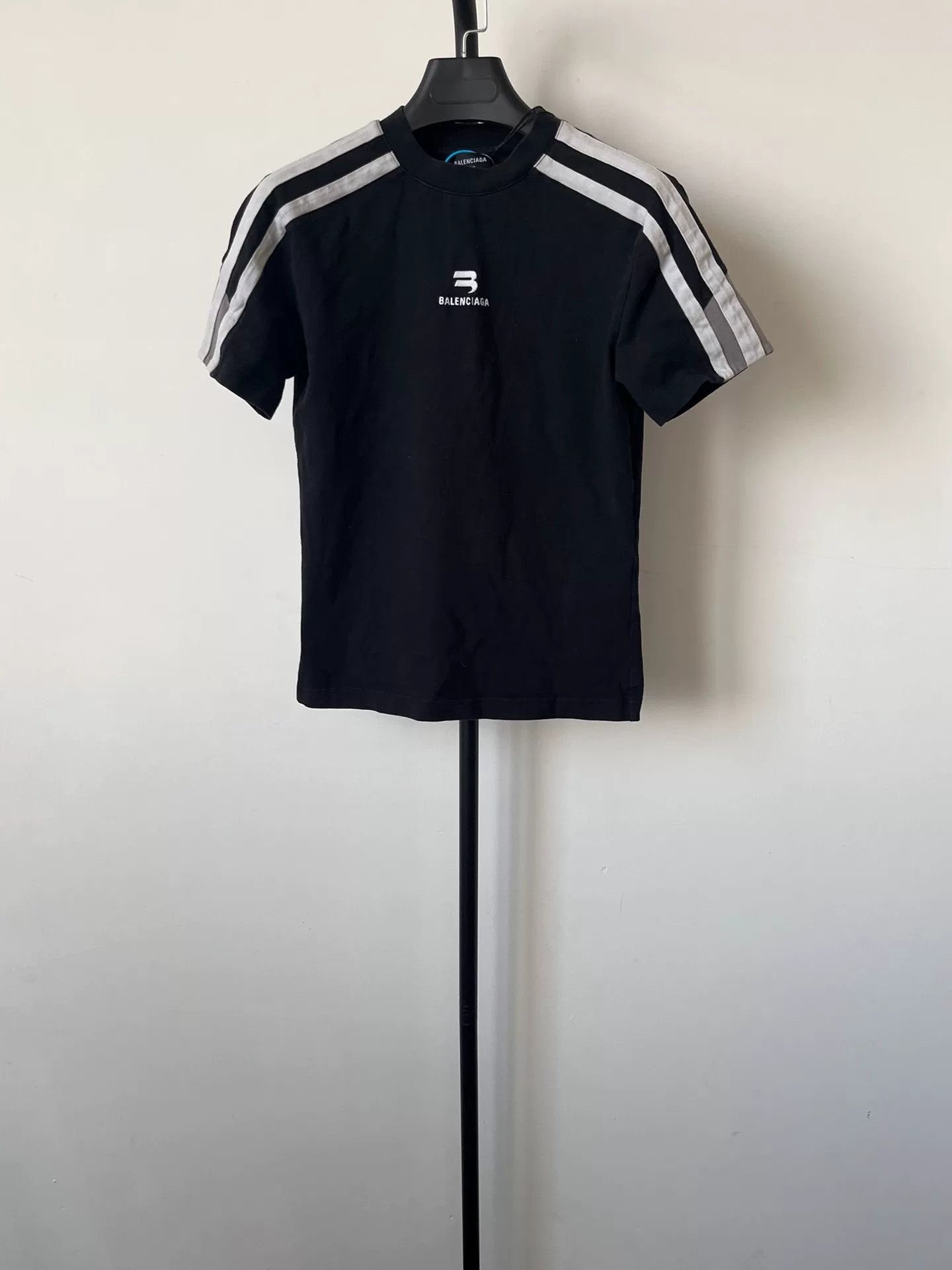 Balenciaga Balenciaga Men's Printed Stripe Crewneck T-shirt Size US S / EU 44-46 / 1 - 1 Thumbnail