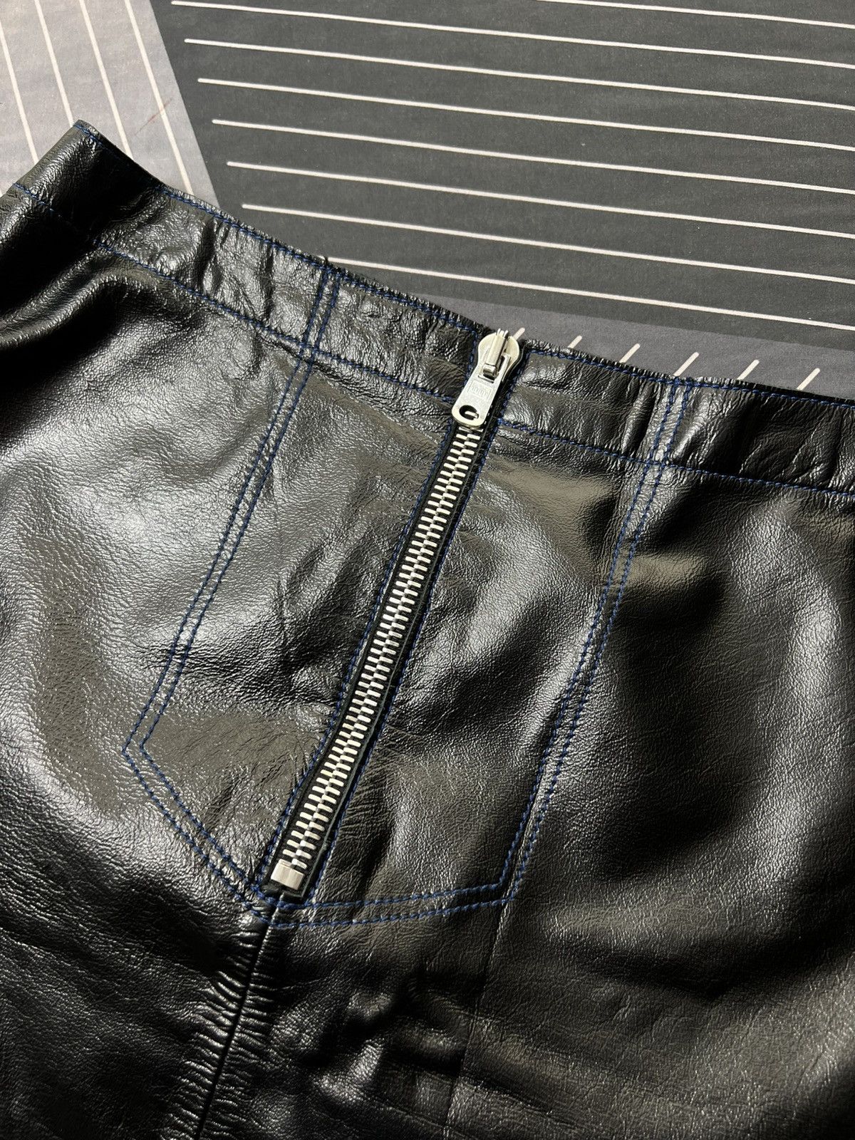 Sandro Sandro Paris Black Leather Mini Skirt Zip Front Size 1 XS Size 28" / US 6 / IT 42 - 5 Thumbnail