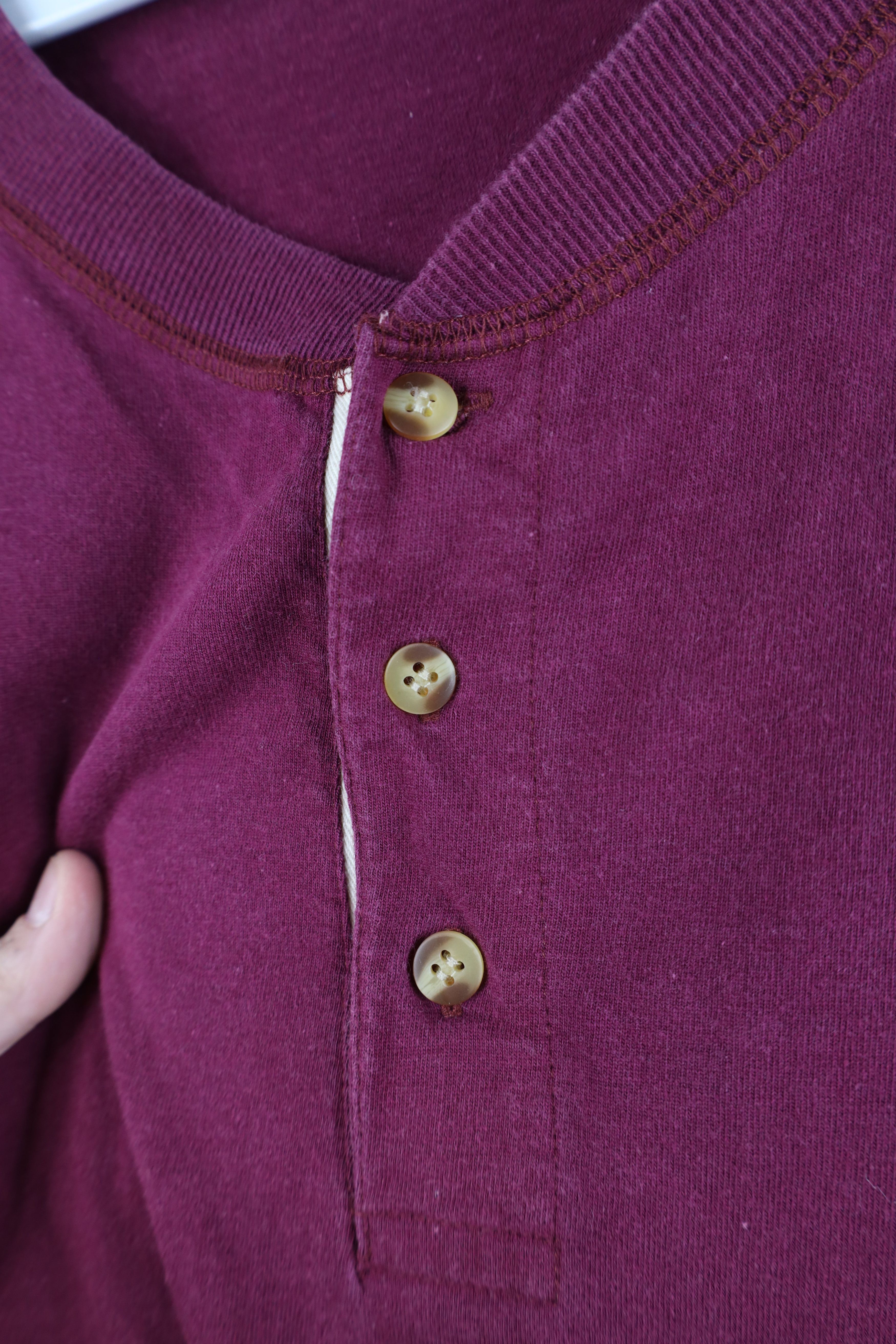 Vintage Vintage 90s Streetwear Blank Baggy Fit Henley T-Shirt Maroon Size US L / EU 52-54 / 3 - 4 Thumbnail