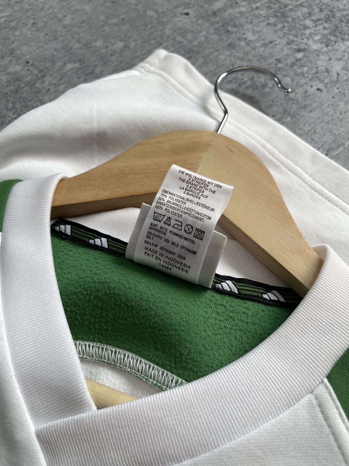 Adidas × Vintage Vintage 90s Polyester Adidas Equipment T-Shirt Size US M / EU 48-50 / 2 - 11 Thumbnail