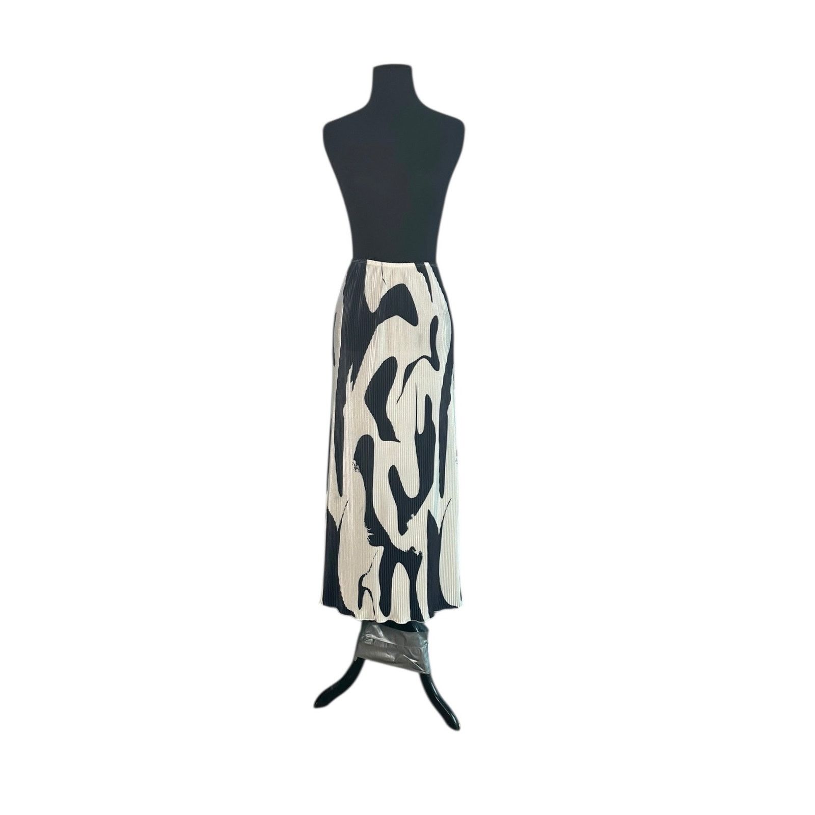 Shein Shein white black print pleated pull on maxi skirt size XL Size 34" / US 12 / IT 48 - 4 Thumbnail
