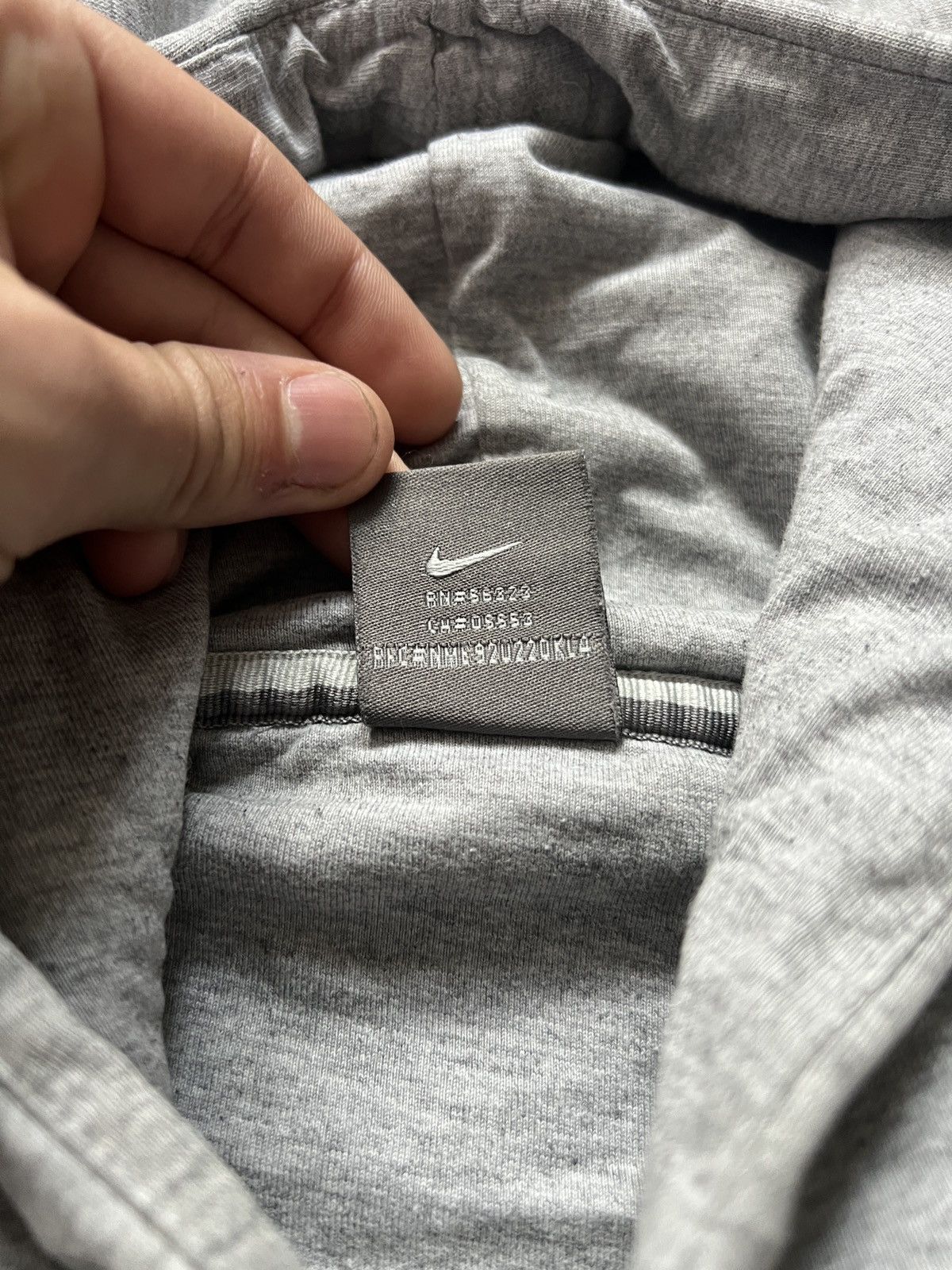Nike Vintage Nike Hoodie Boxy Fit Mini Swoosh Y2K Rare Size US M / EU 48-50 / 2 - 3 Thumbnail