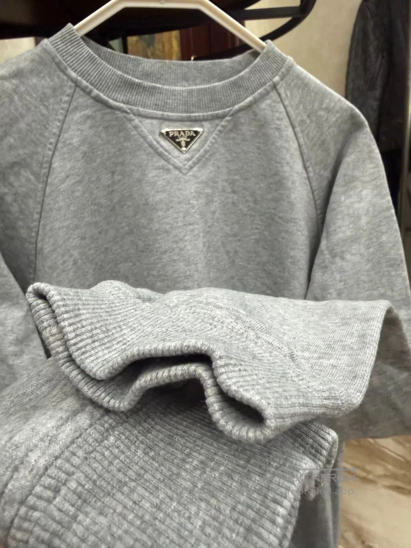 Prada PRADA Logo Crewneck Long-Sleeve Sweatshirt. Size US M / EU 48-50 / 2 - 3 Thumbnail