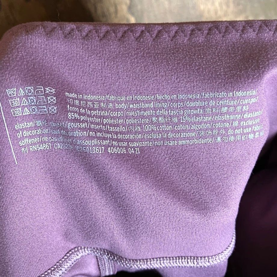 Victoria's Secret Victoria's Secret Leggings Womens Purple Incredible Essential Legging Athletic 10 Size 27" / US 4 / IT 40 - 5 Thumbnail