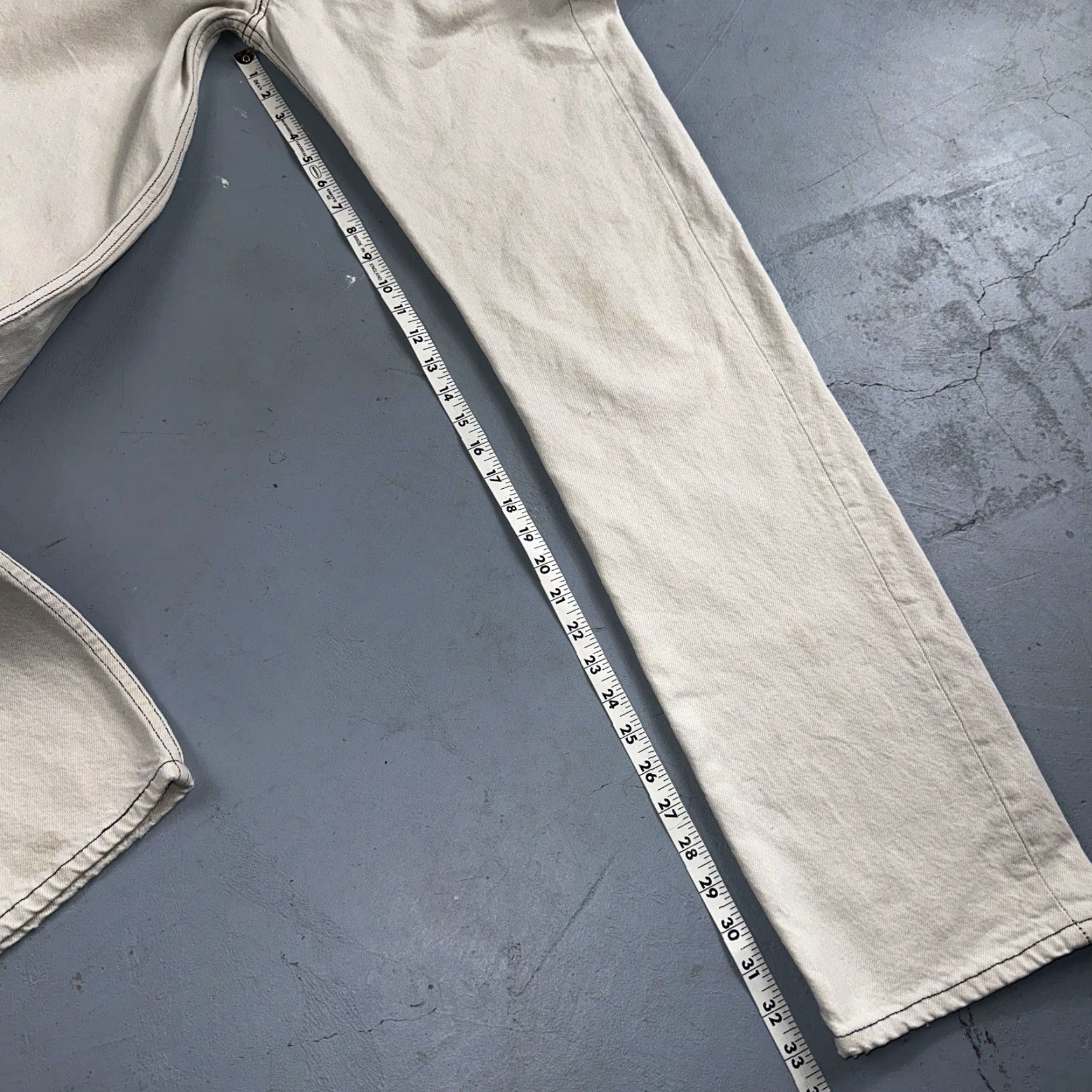 Levi's VINTAGE Levi's 501 Jeans 90s USA Straight Men 32x34 Ivory Cotton Denim Stained Size US 32 / EU 48 - 5 Thumbnail